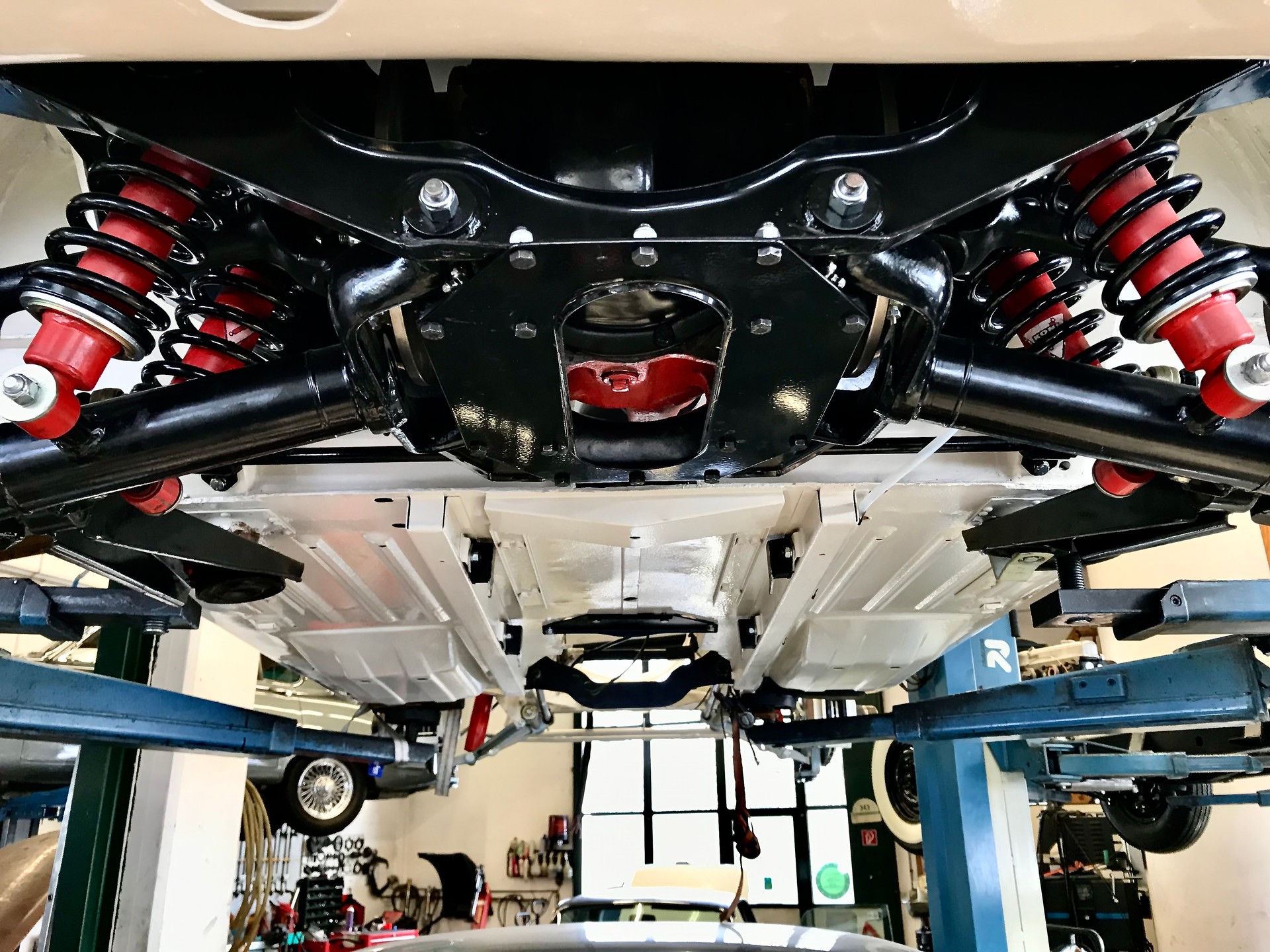 JAGUAR E Type S1 3.8 Cabriolet-image-12