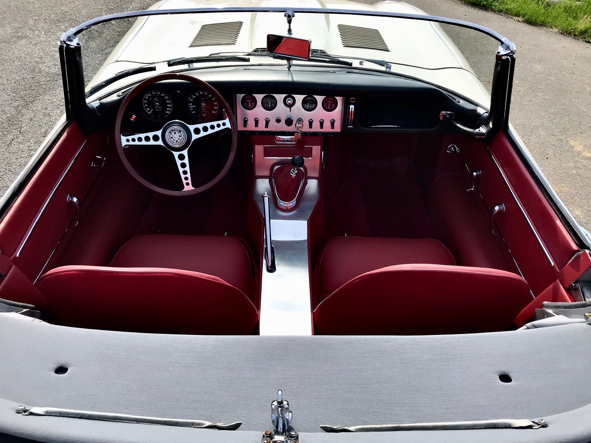 JAGUAR E Type S1 3.8 Cabriolet-image-6