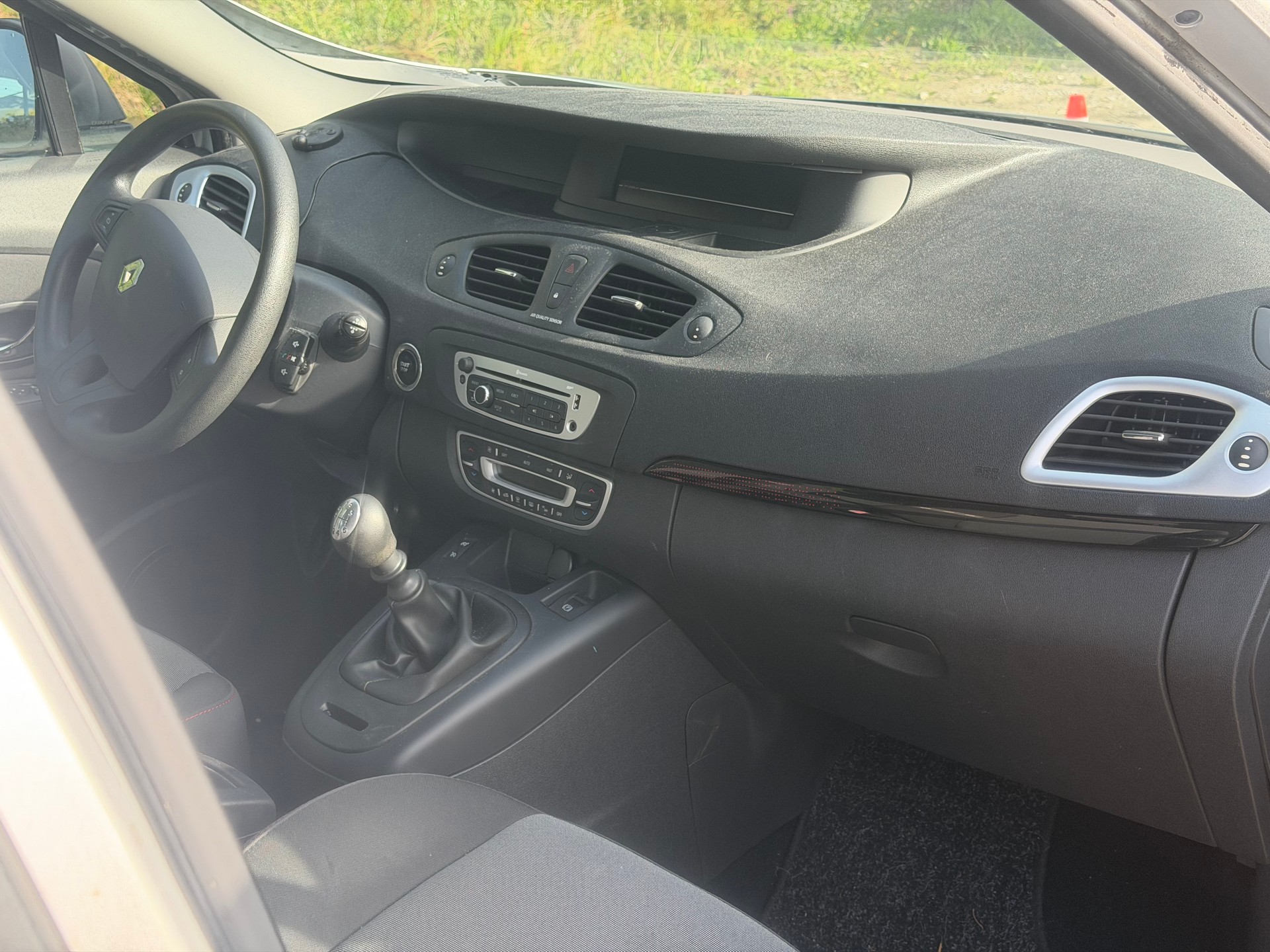 RENAULT Grand Scénic 1.2 16V Turbo Swiss Edition-image-5