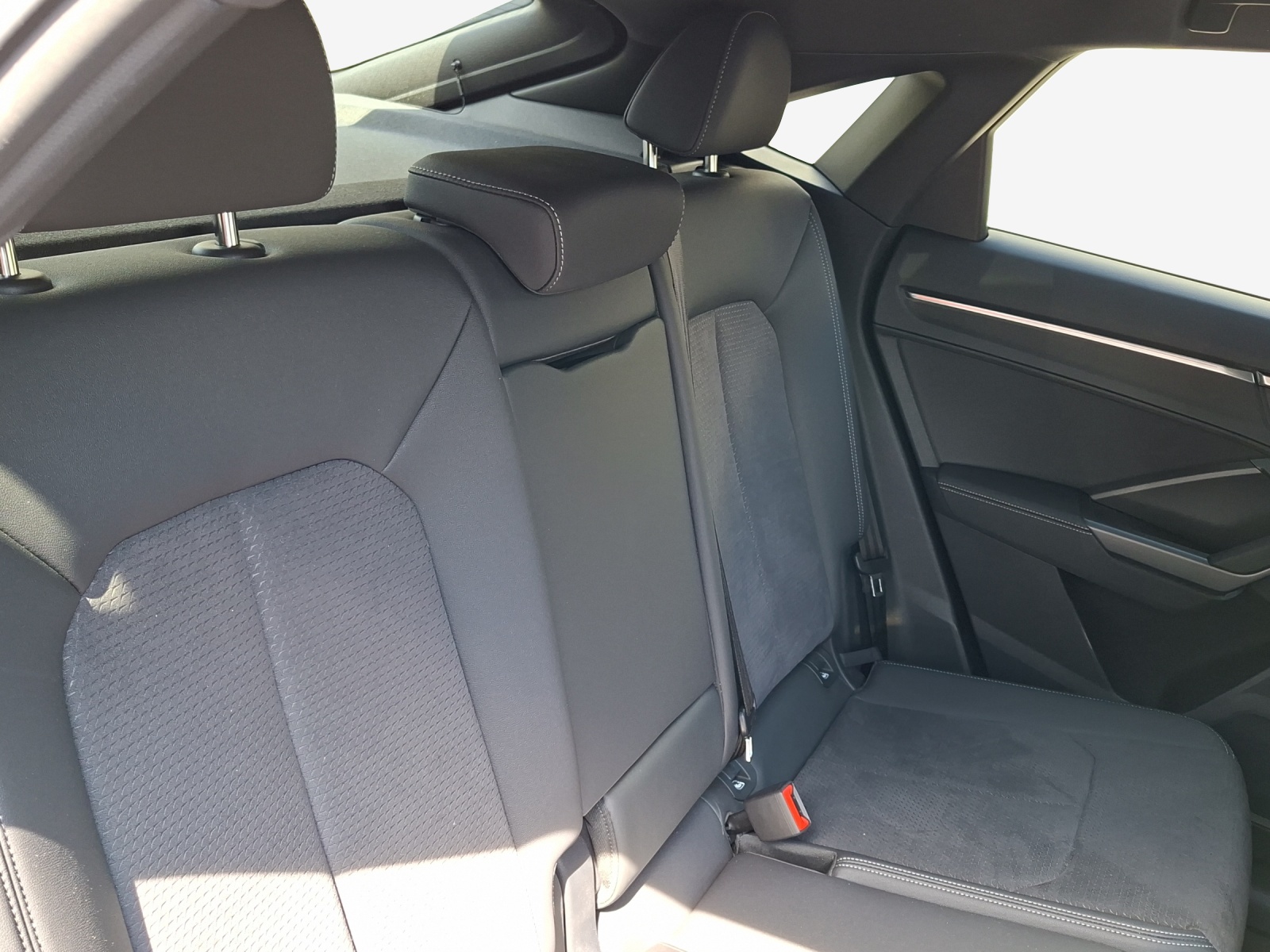 AUDI Q3 Sportback 35 TFSI S line Attraction S-tronic-image-13