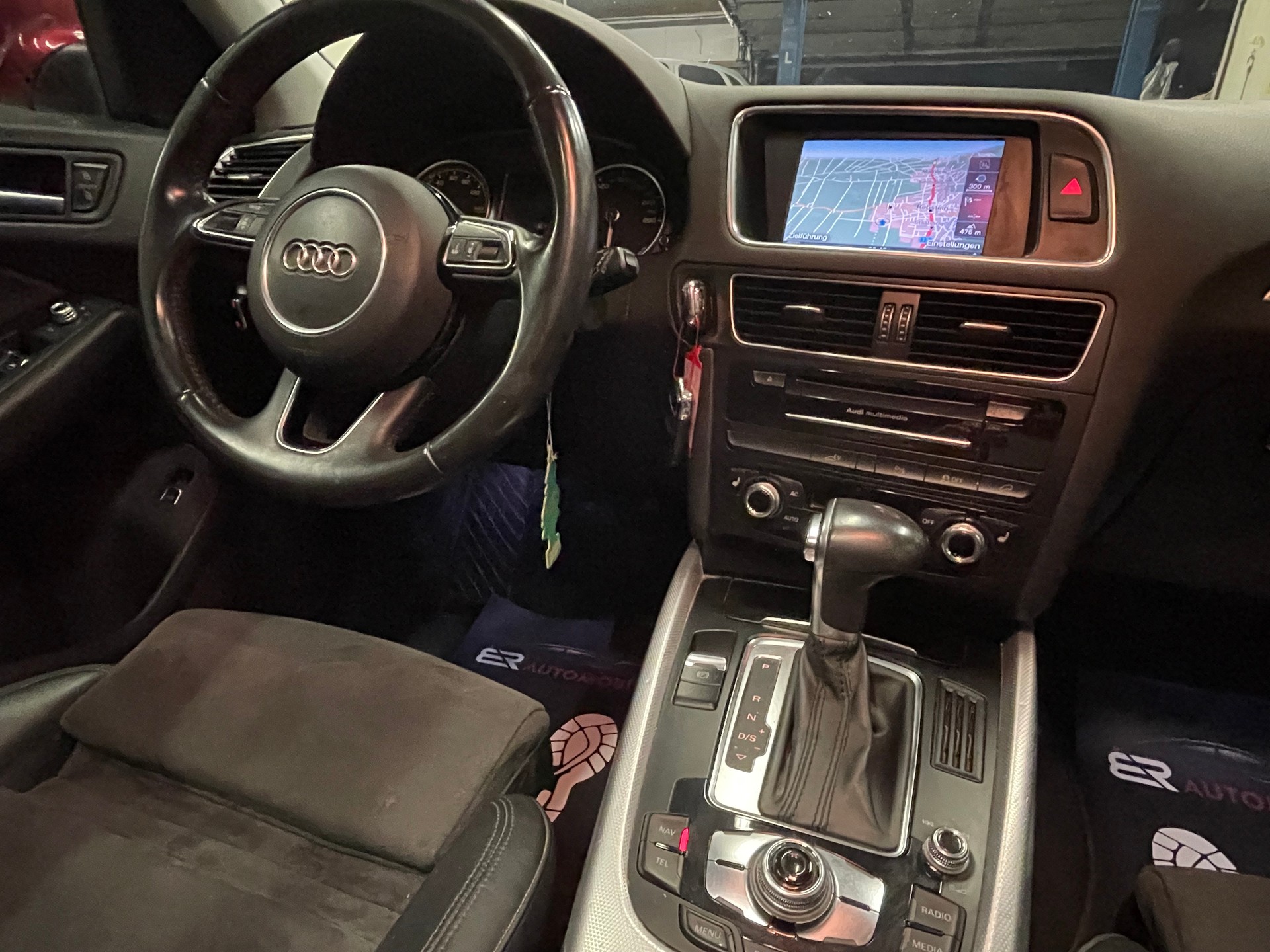 AUDI Q5 2.0 TFSI hybrid quattro tiptronic-image-14