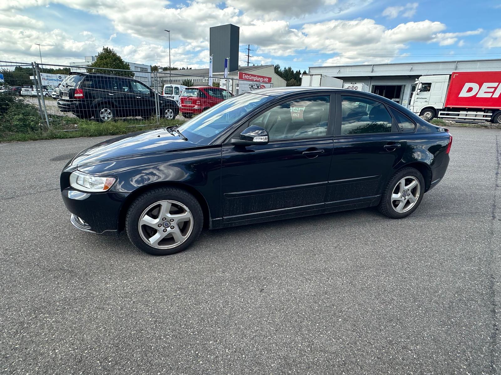 VOLVO S40-image-2