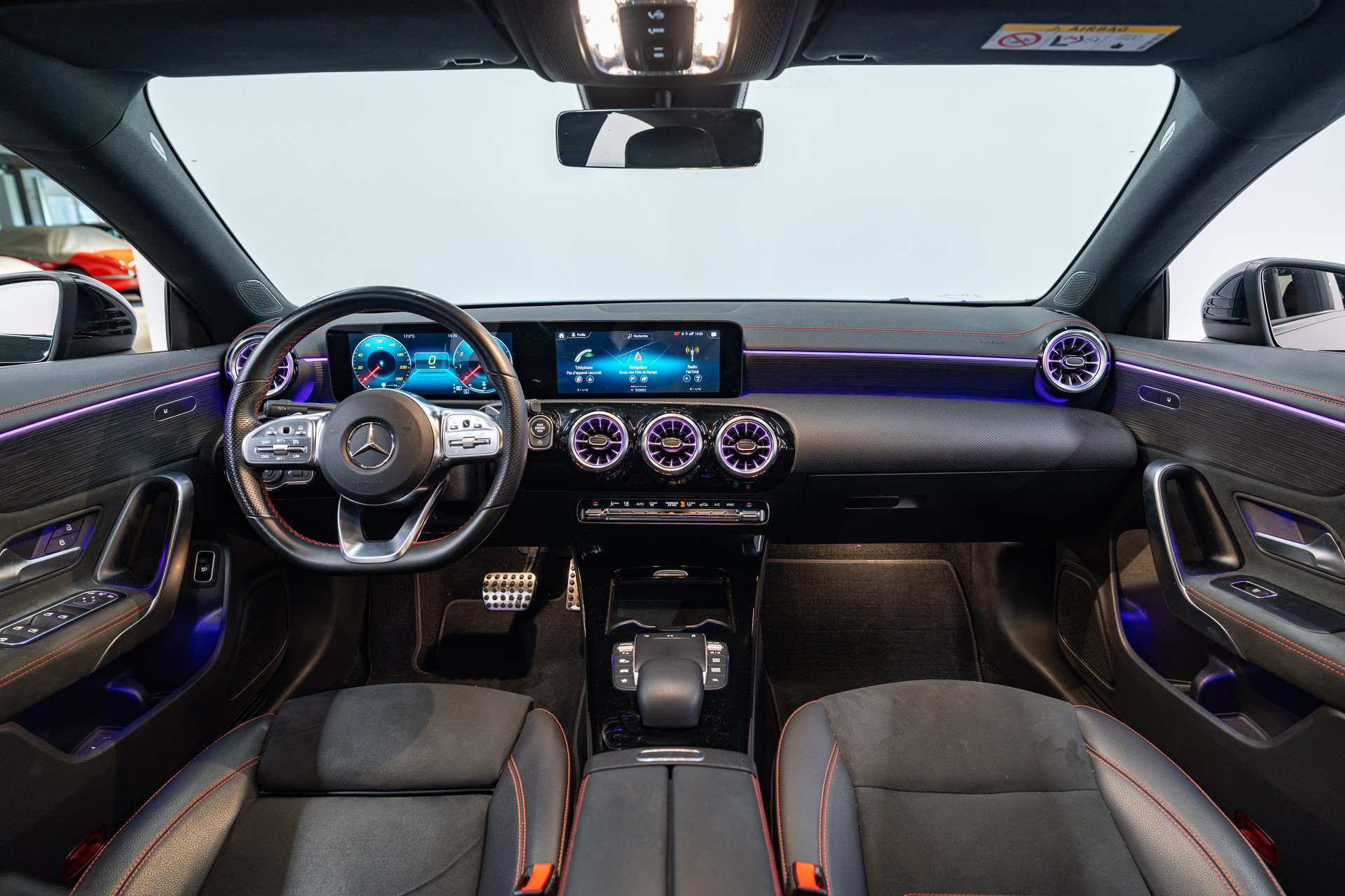 MERCEDES-BENZ CLA 200 AMG Line 7G-DCT-image-10