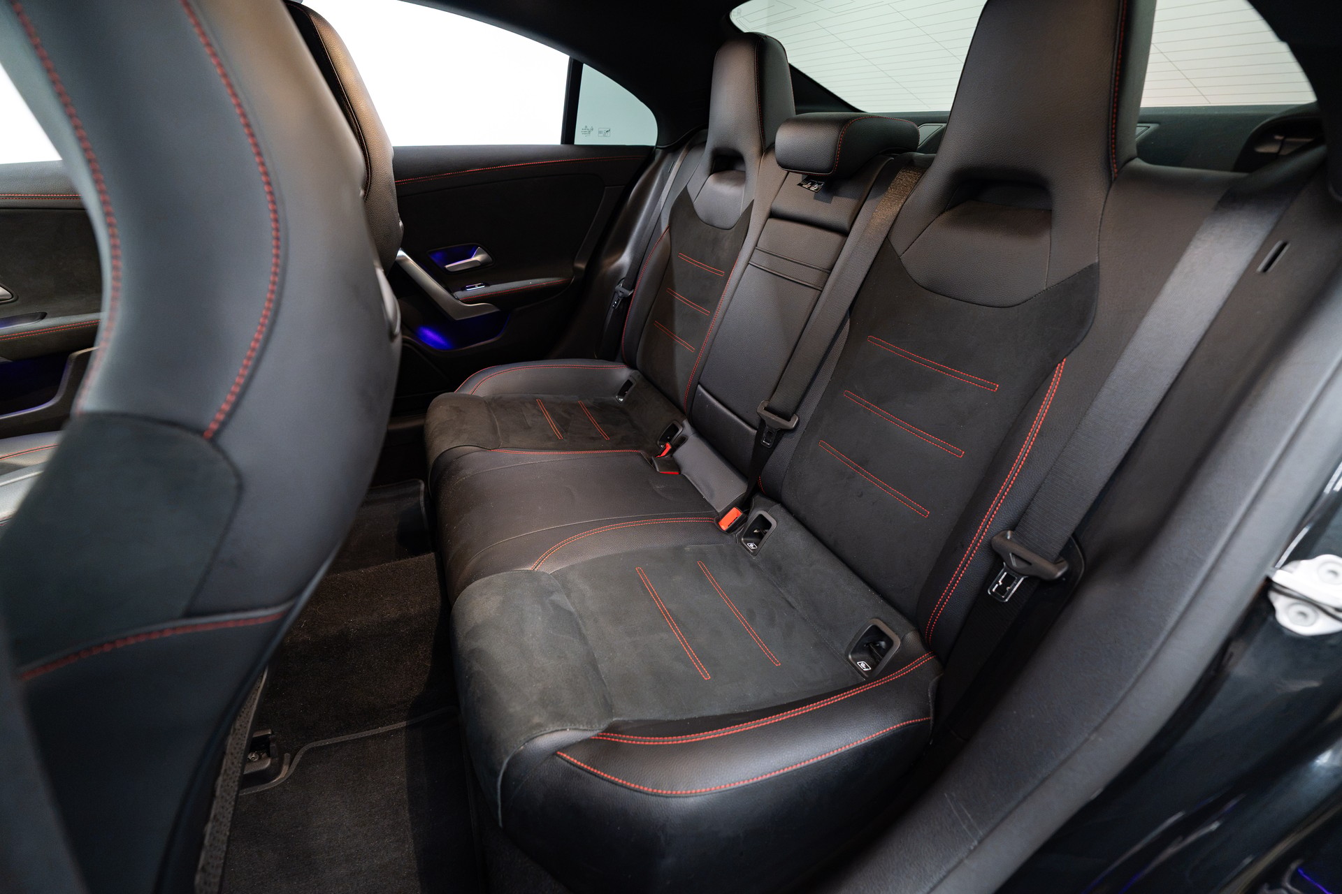 MERCEDES-BENZ CLA 200 AMG Line 7G-DCT-image-15