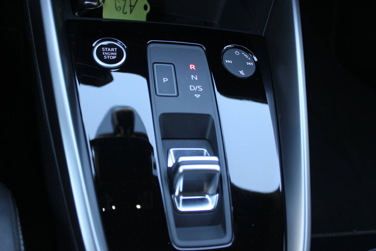 AUDI A3 Sportback 2.0 40 TFSI Advanced quattro S-Line Interieur-image-14
