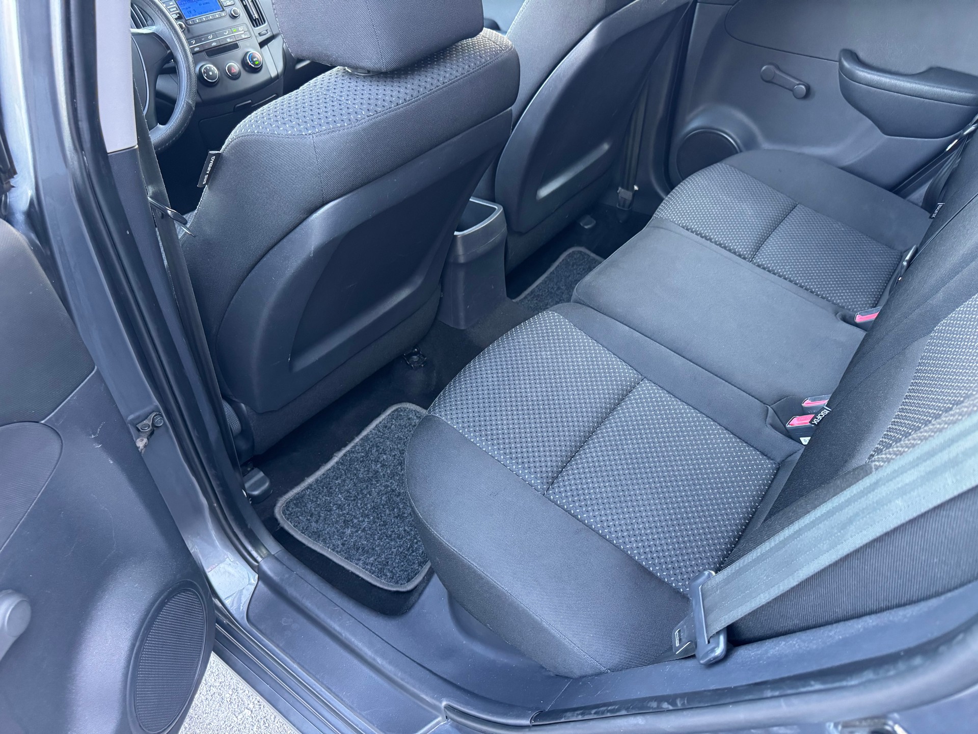HYUNDAI i30 1.4 Comfort-image-18