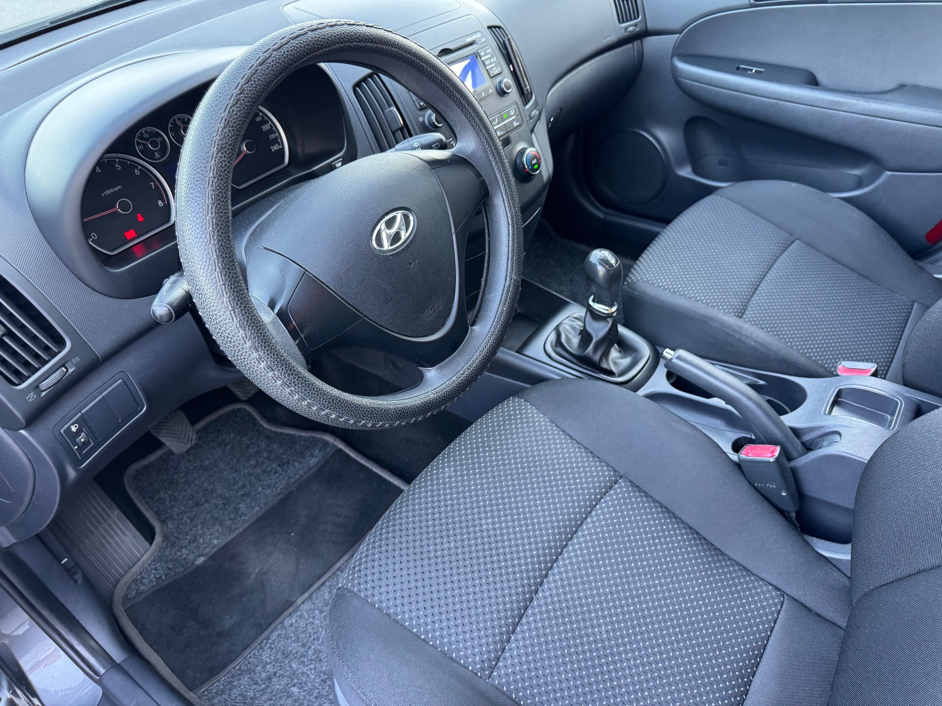 HYUNDAI i30 1.4 Comfort-image-19