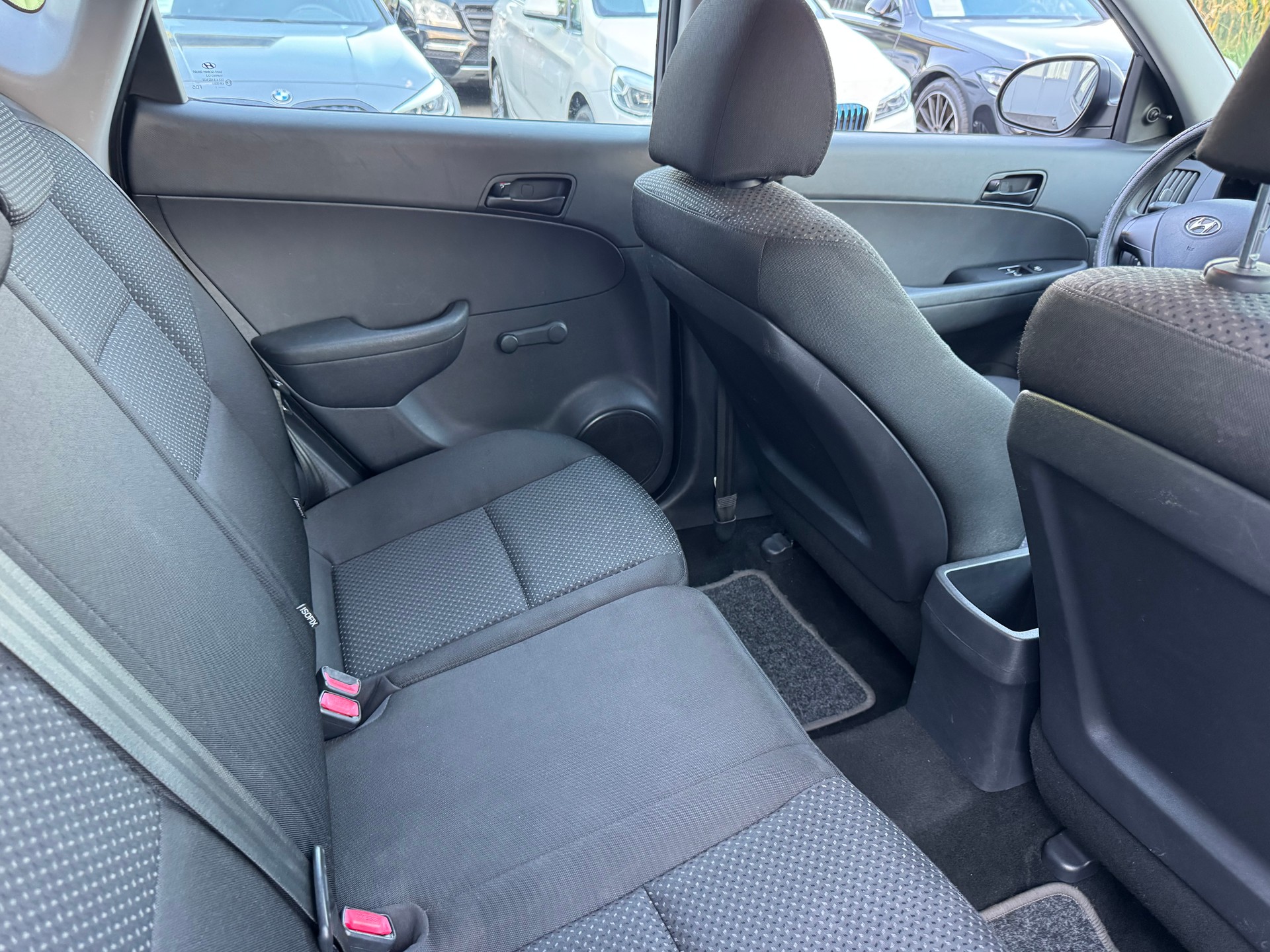 HYUNDAI i30 1.4 Comfort-image-14