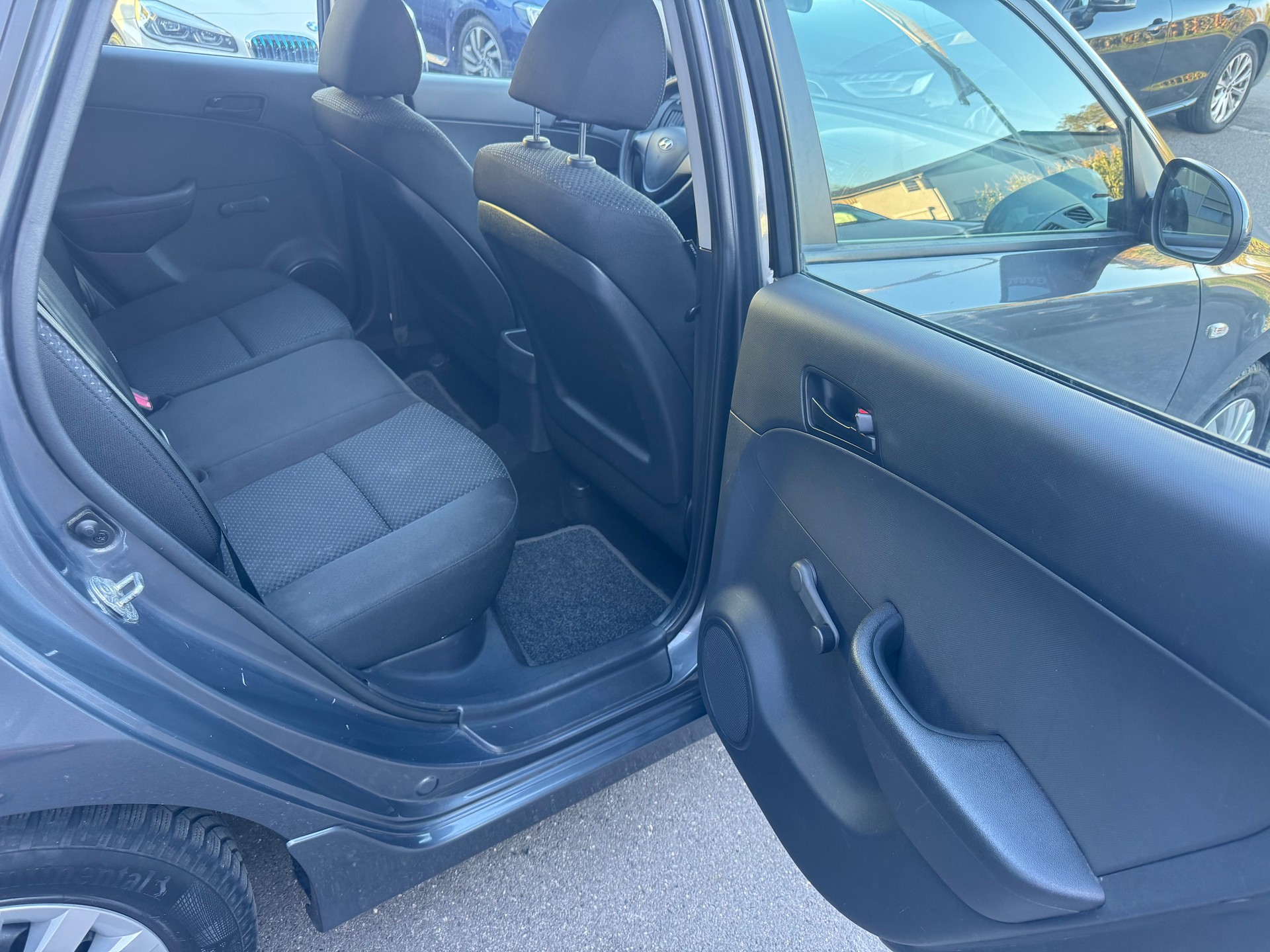 HYUNDAI i30 1.4 Comfort-image-14
