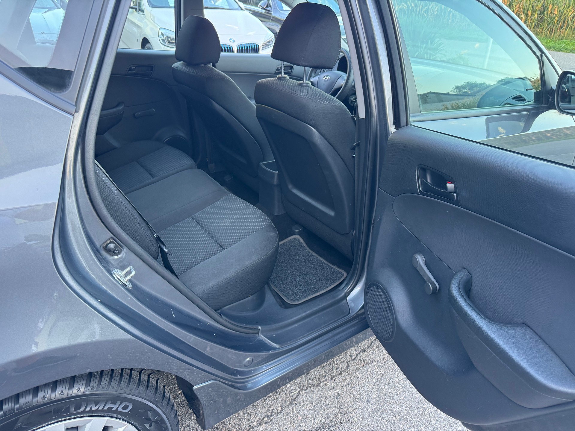 HYUNDAI i30 1.4 Comfort-image-17