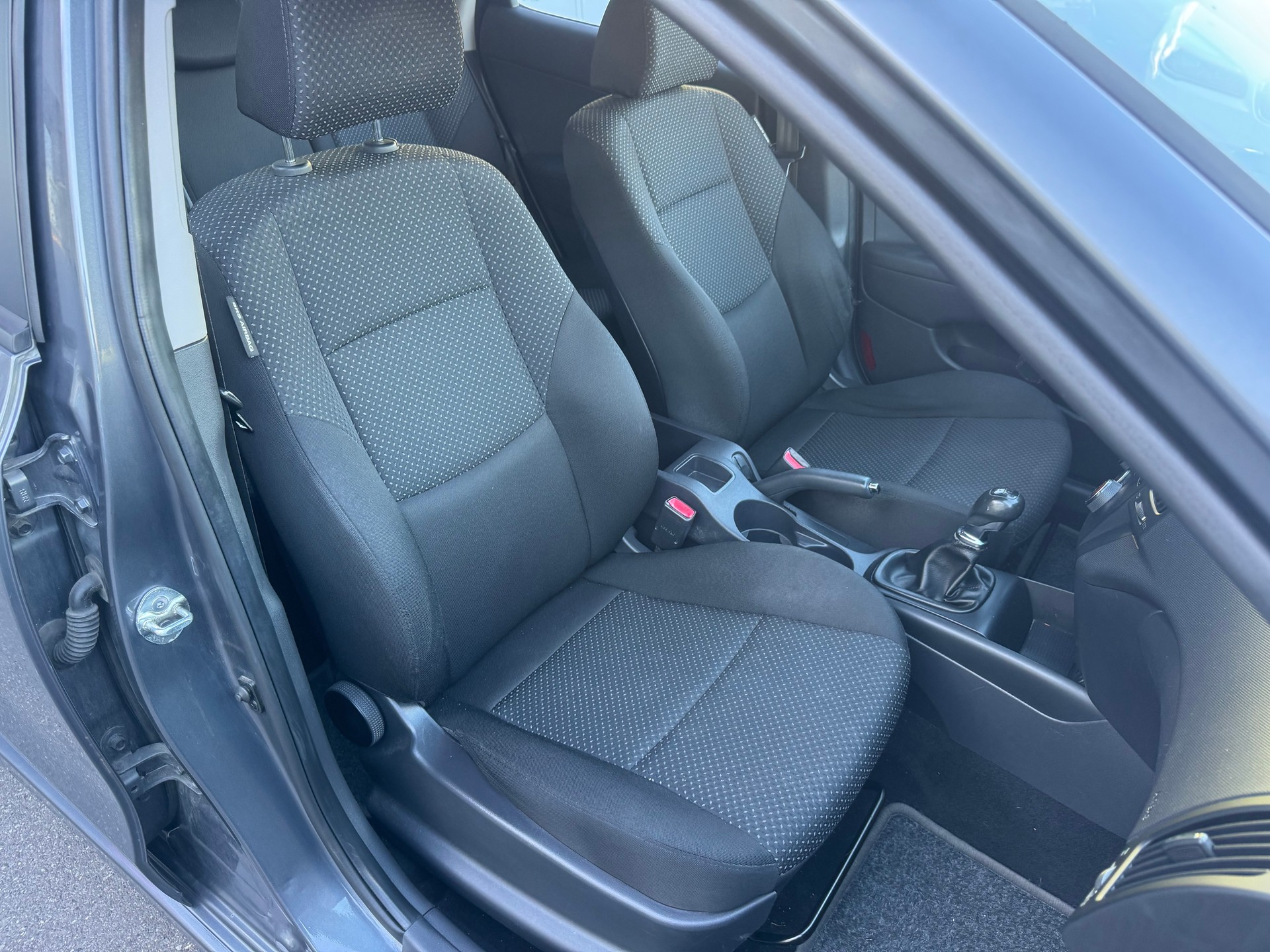 HYUNDAI i30 1.4 Comfort-image-12
