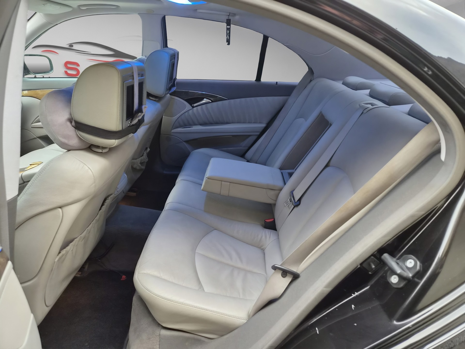 MERCEDES-BENZ E 320 CDI Avantgarde 7G-Tronic-image-11
