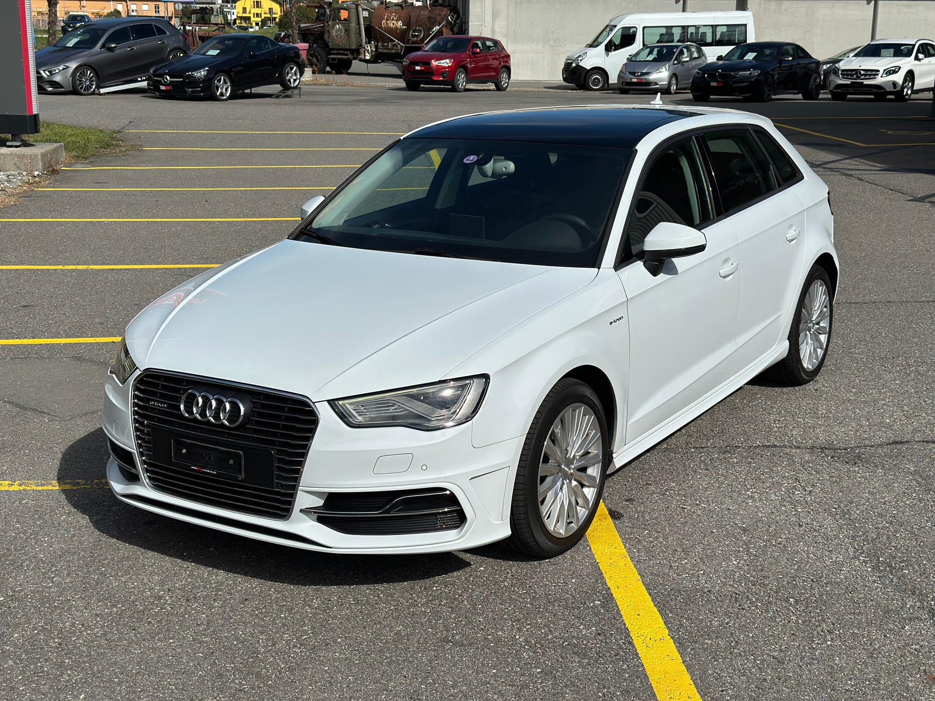 AUDI A3 Sportback 1.4 e-tron Ambition S-tronic-image-2