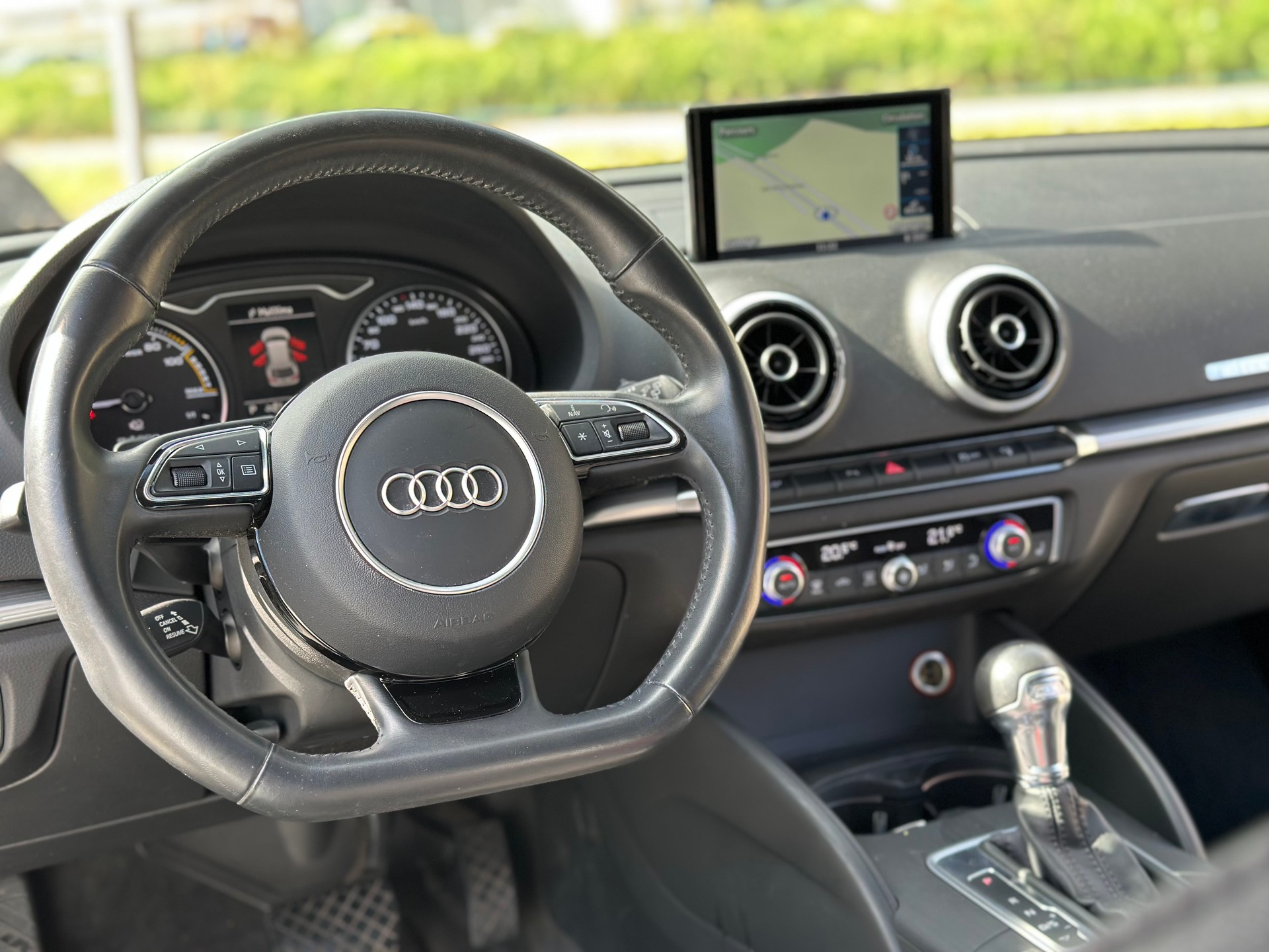 AUDI A3 Sportback 1.4 e-tron Ambition S-tronic-image-10