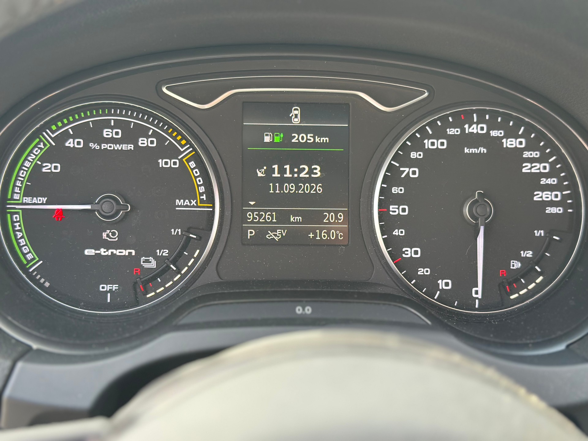 AUDI A3 Sportback 1.4 e-tron Ambition S-tronic-image-16