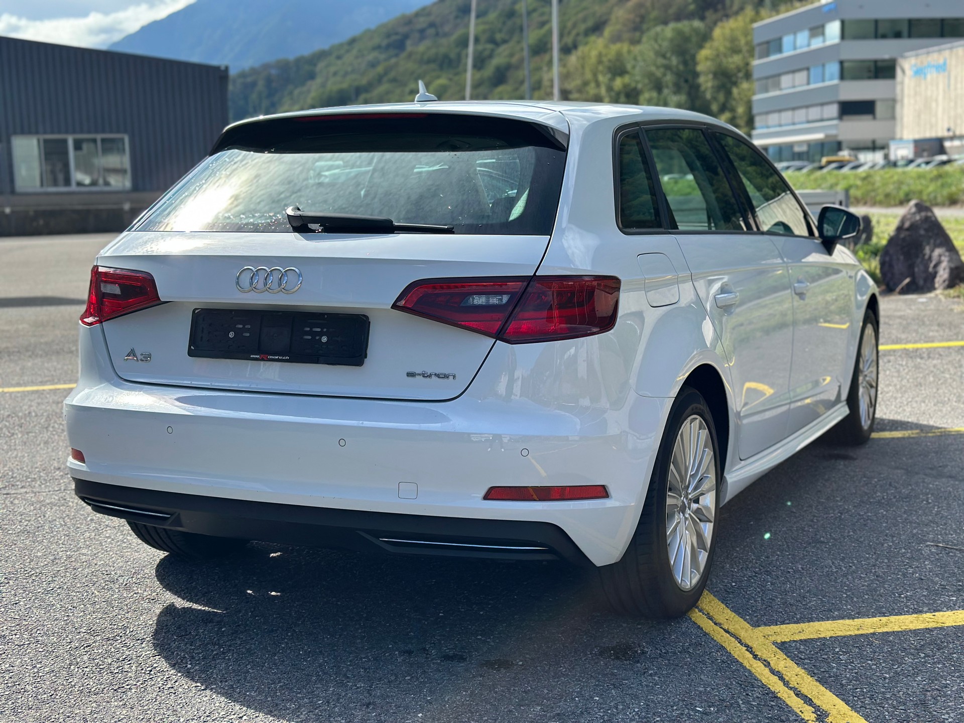AUDI A3 Sportback 1.4 e-tron Ambition S-tronic-image-7
