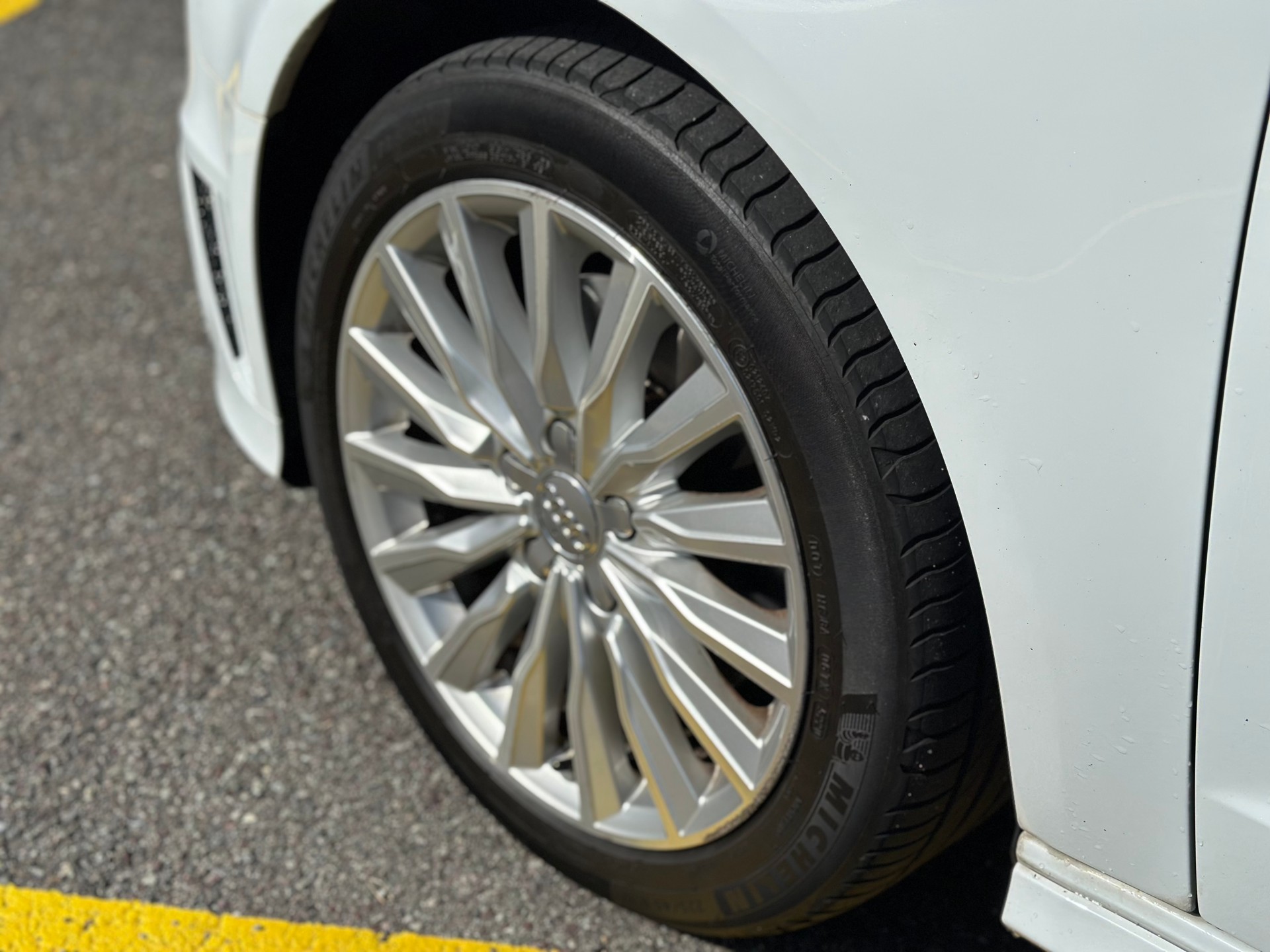 AUDI A3 Sportback 1.4 e-tron Ambition S-tronic-image-9