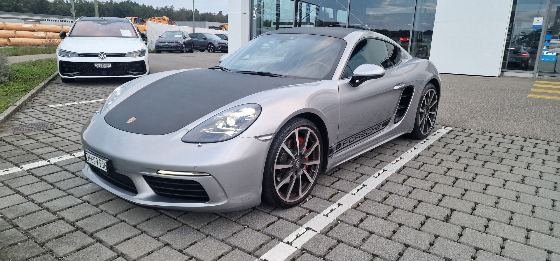 PORSCHE 2.5 S-image-0