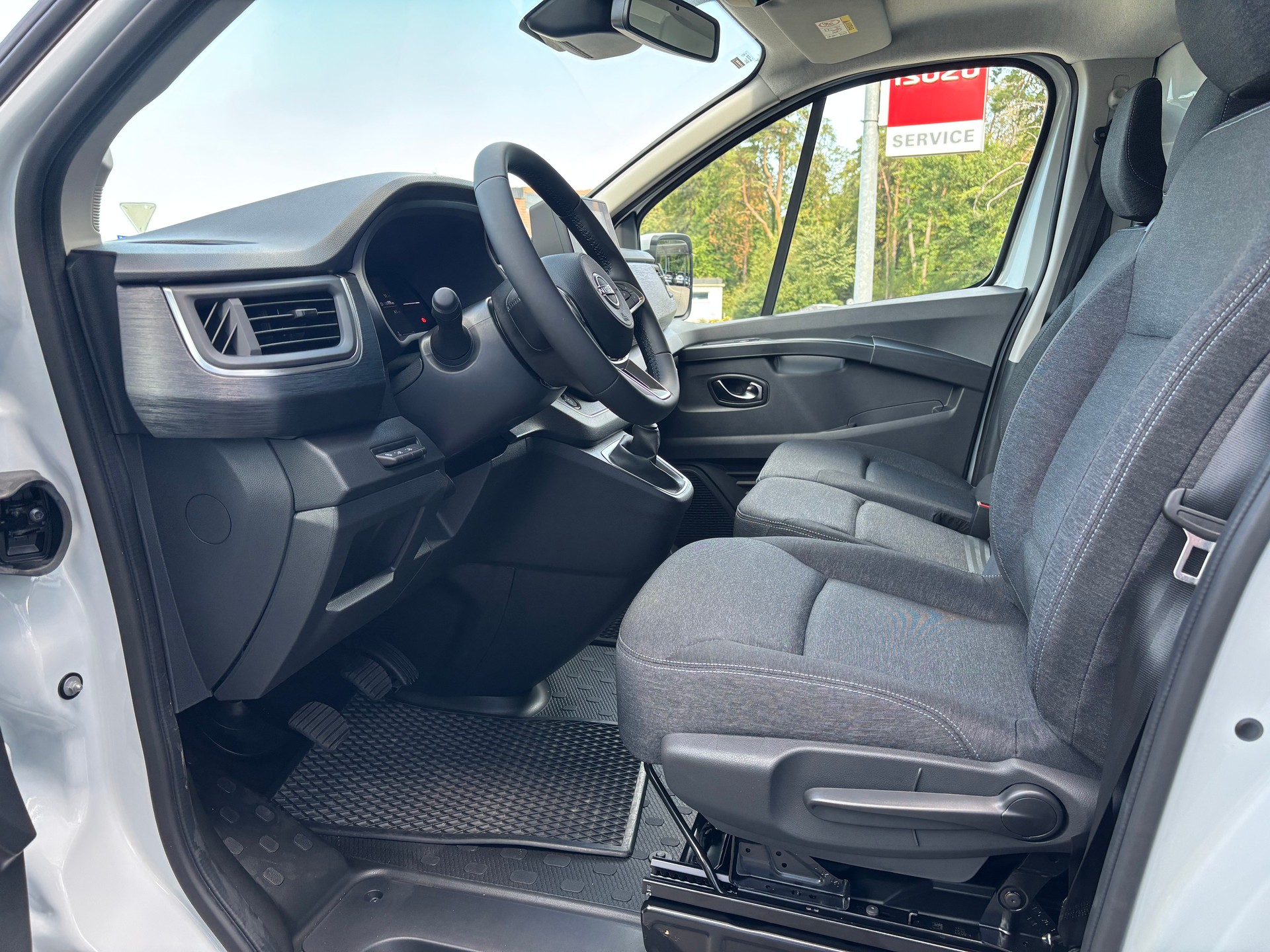 NISSAN Primastar 150 3.0L2H1 N-Connecta MY27-image-9