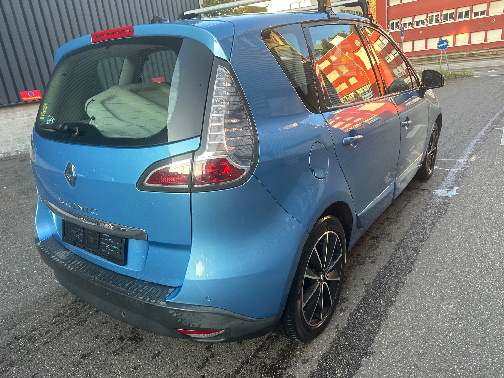 RENAULT Scénic 2.0 16V Dynamique X-Tronic CVT-image-6