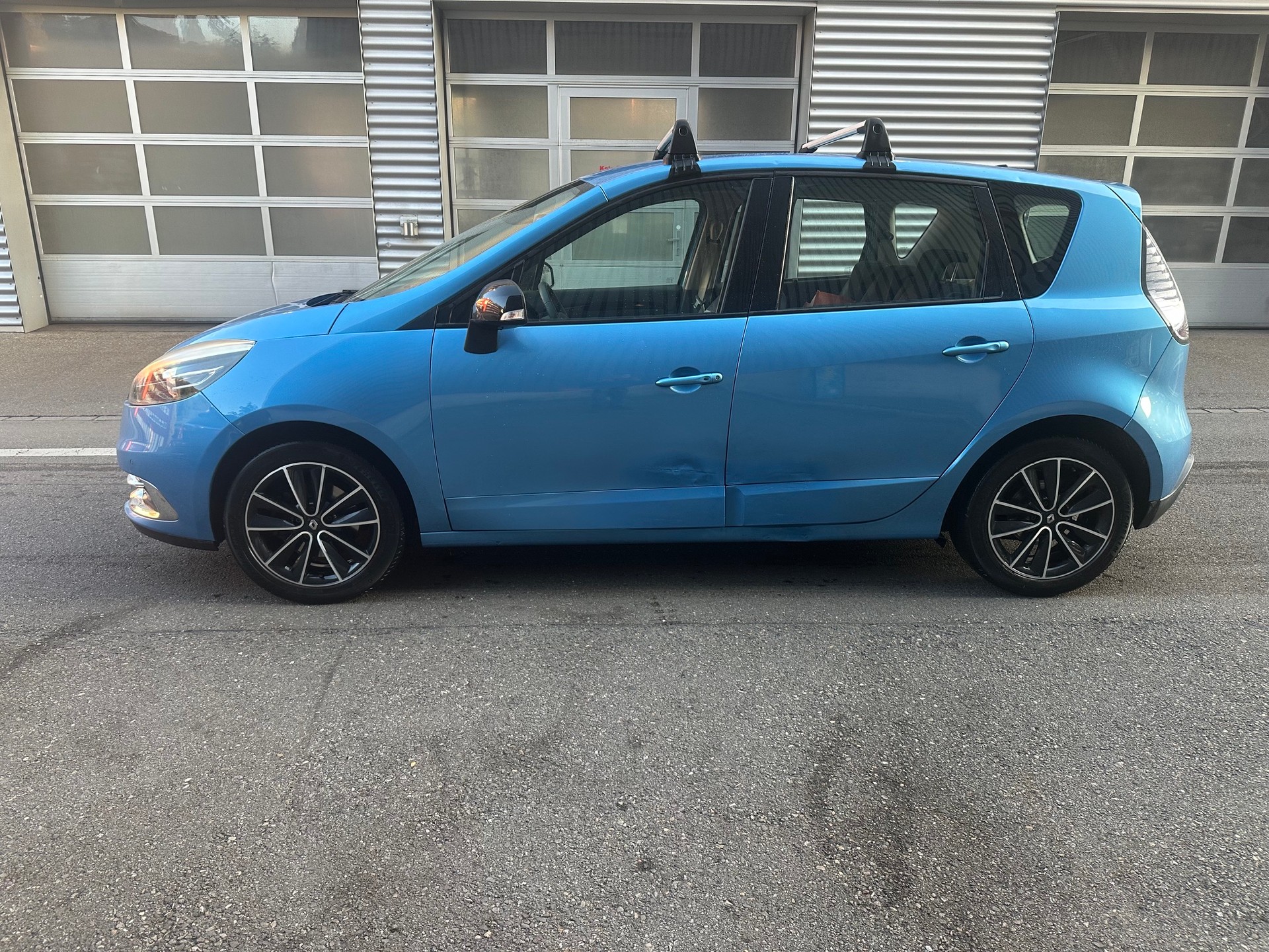 RENAULT Scénic 2.0 16V Dynamique X-Tronic CVT-image-2