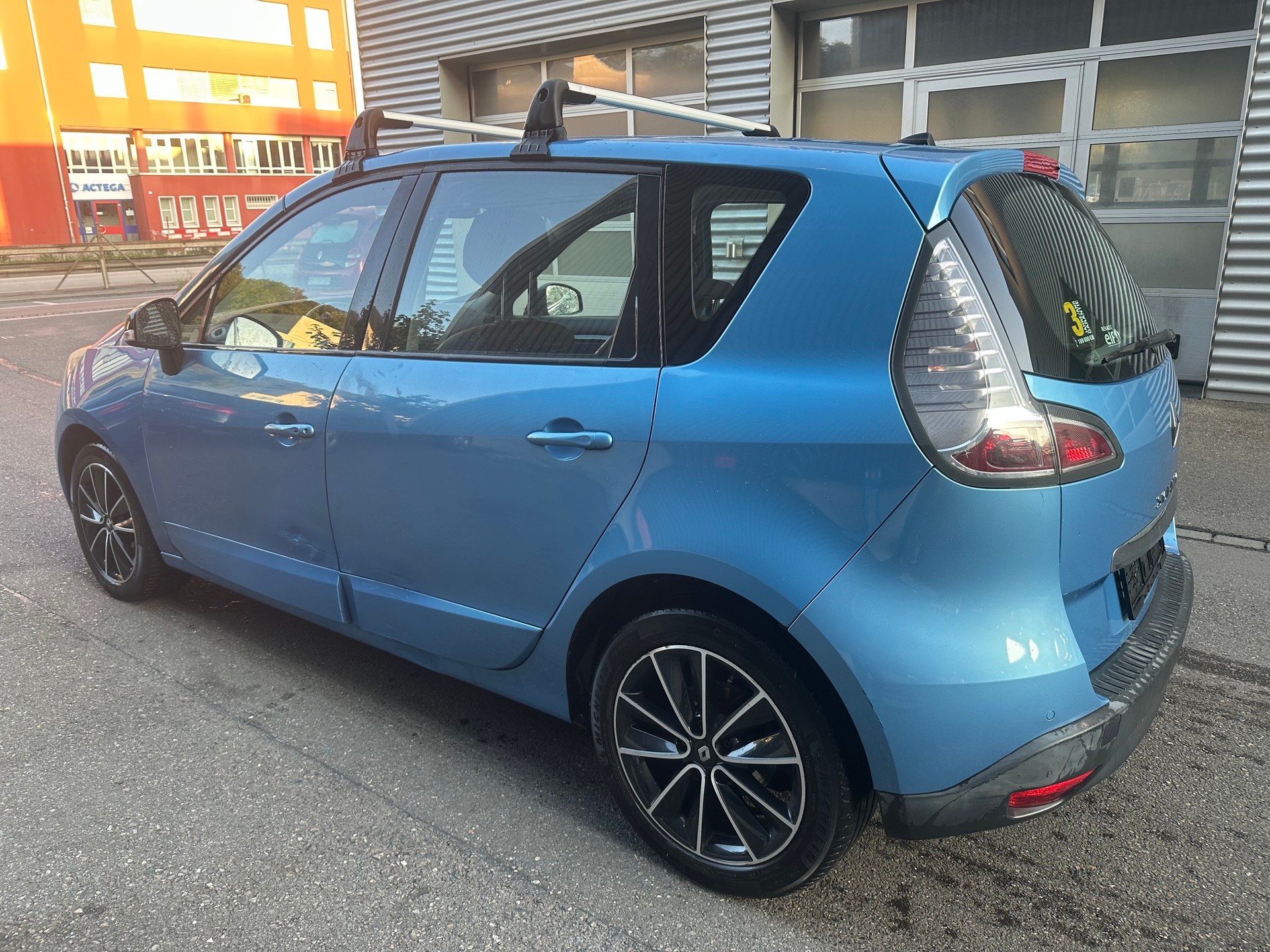 RENAULT Scénic 2.0 16V Dynamique X-Tronic CVT-image-3