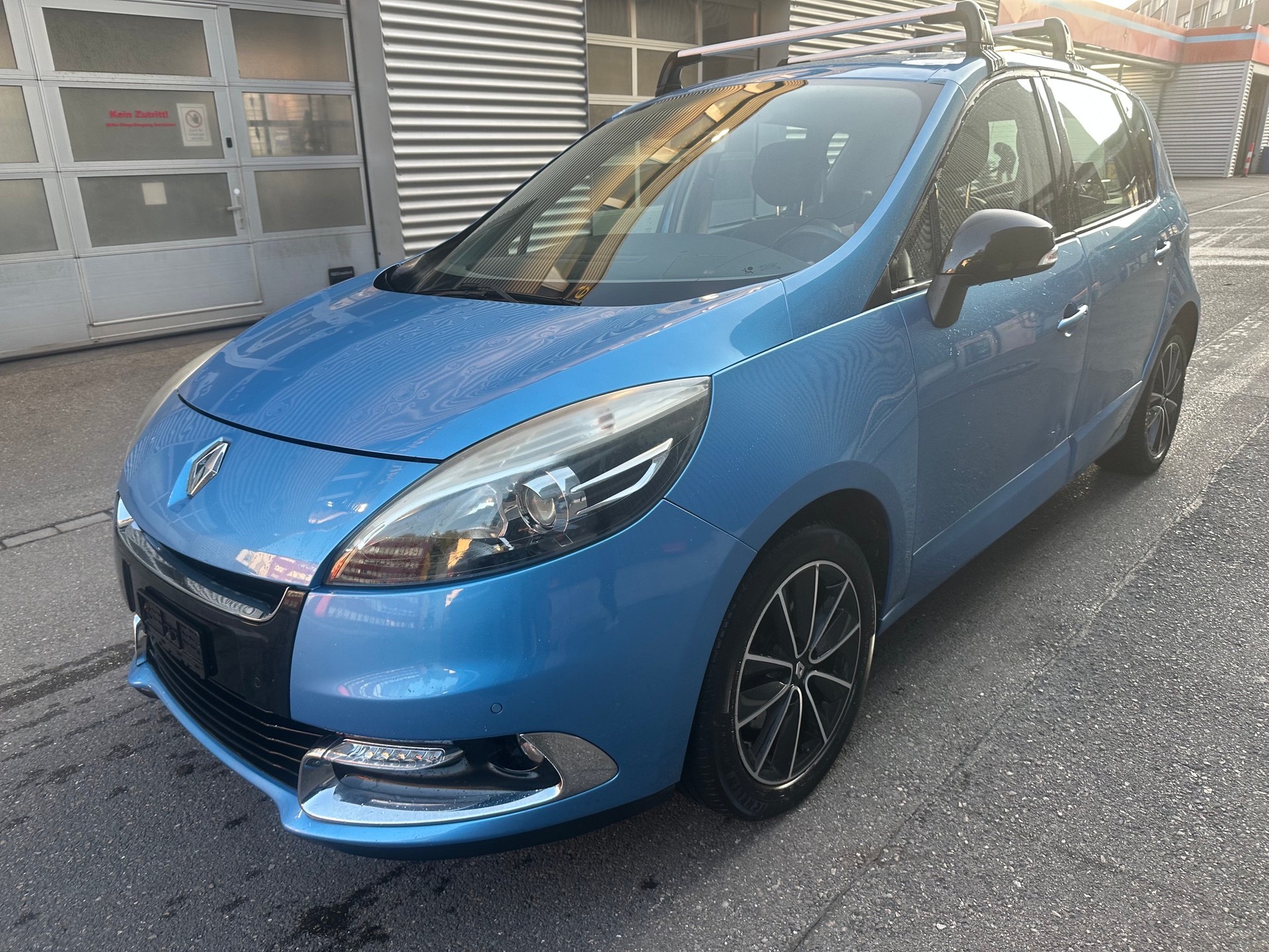 RENAULT Scénic 2.0 16V Dynamique X-Tronic CVT-image-1