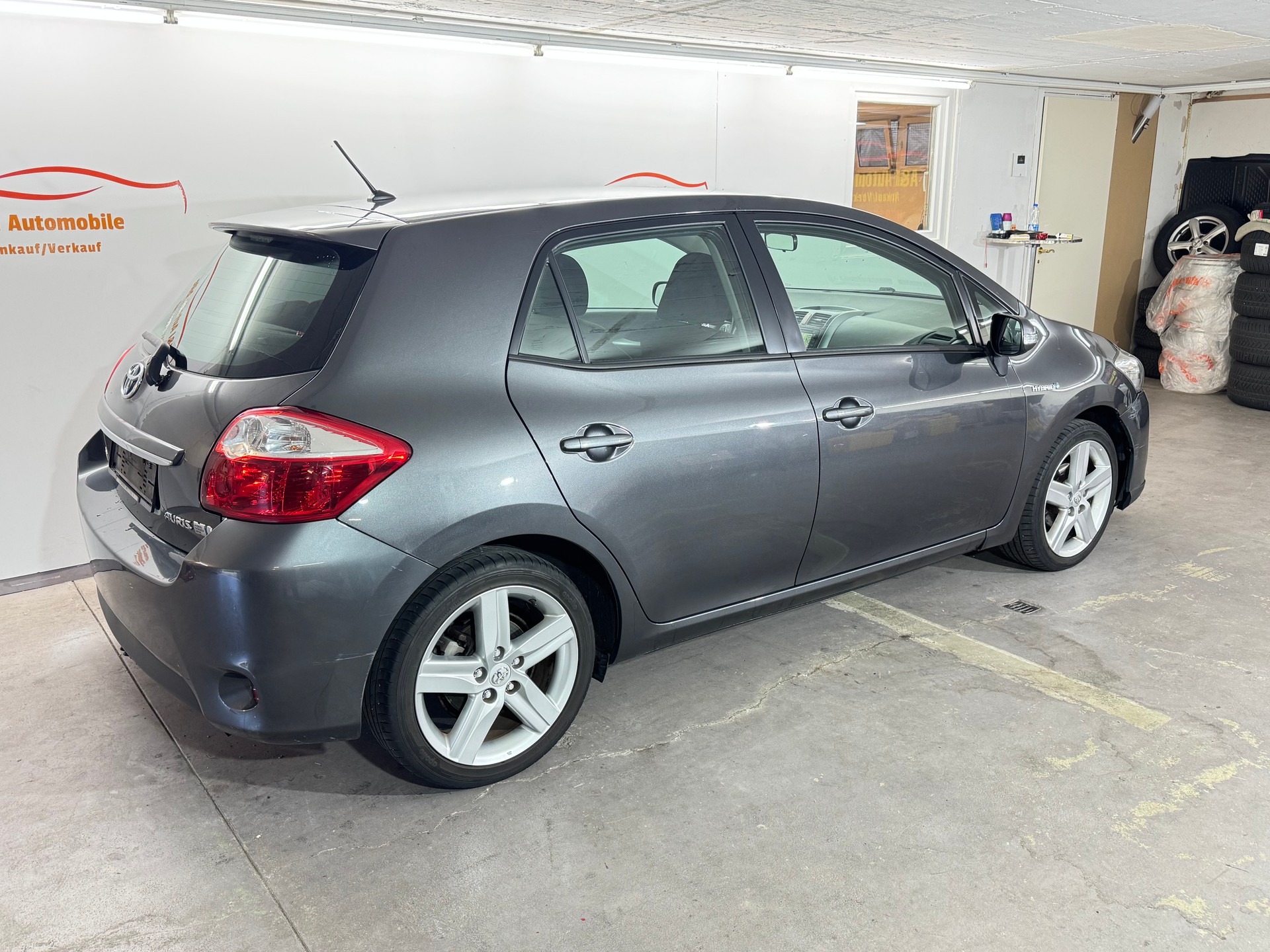 TOYOTA Auris 1.8 16V HSD Linea Luna-image-2