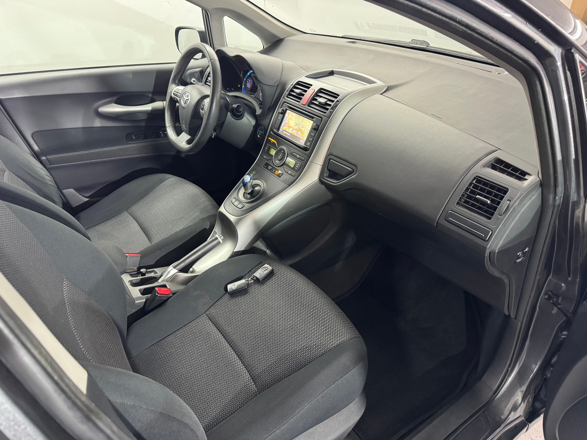TOYOTA Auris 1.8 16V HSD Linea Luna-image-10