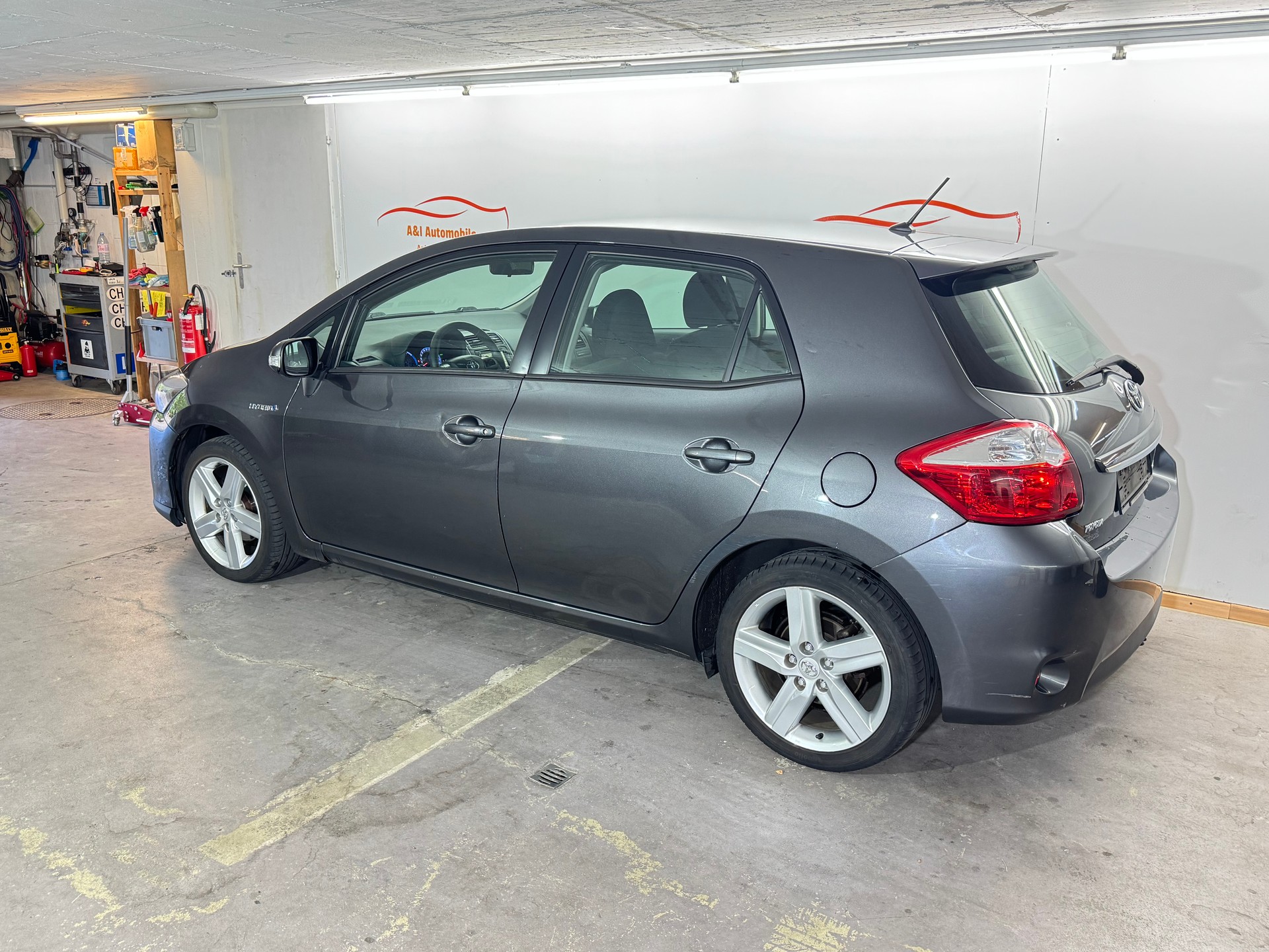 TOYOTA Auris 1.8 16V HSD Linea Luna-image-3