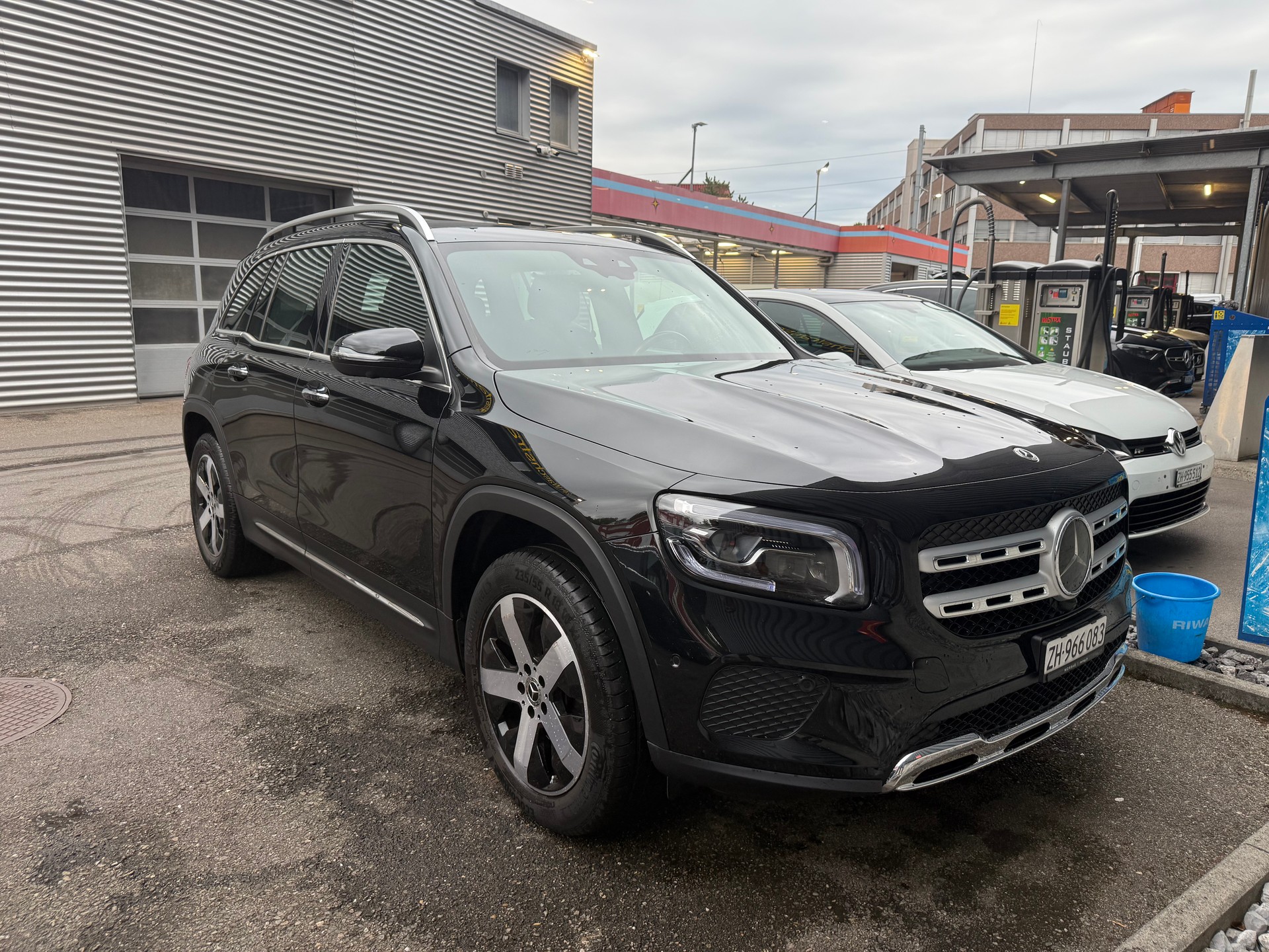 MERCEDES-BENZ GLB 200 Progressive-image-0