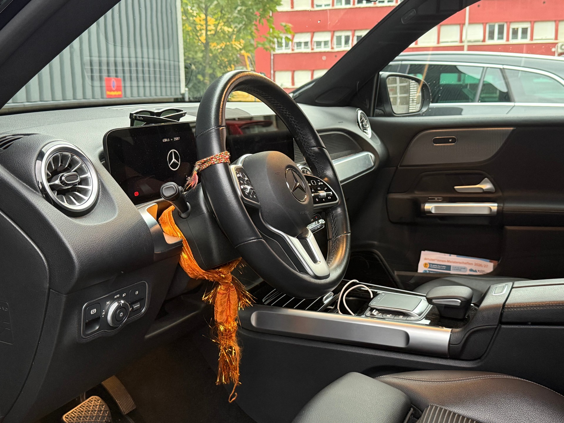 MERCEDES-BENZ GLB 200 Progressive-image-4