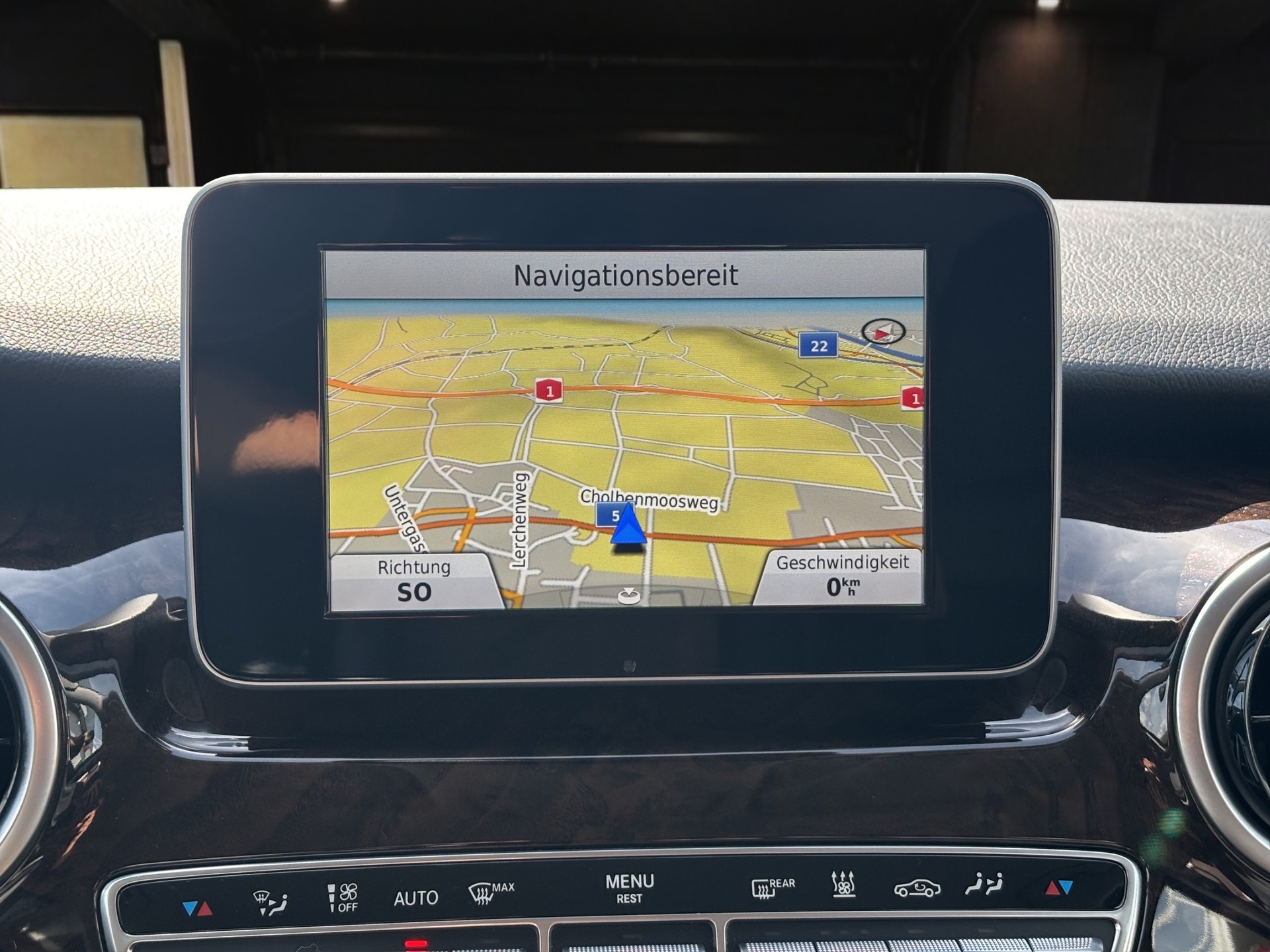 MERCEDES-BENZ V 250 d BlueTec Avant. lang 4m Van-image-15