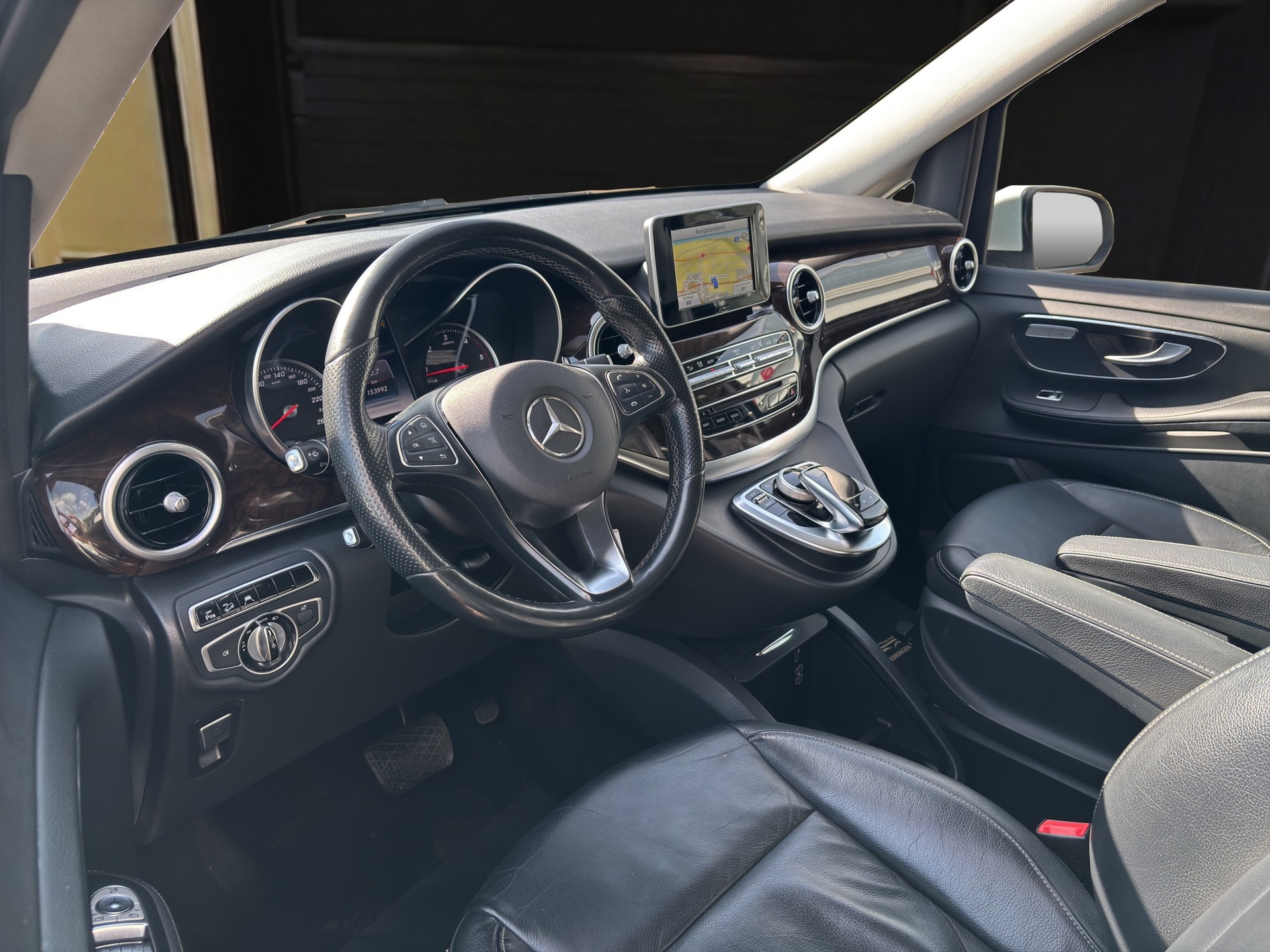 MERCEDES-BENZ V 250 d BlueTec Avant. lang 4m Van-image-8