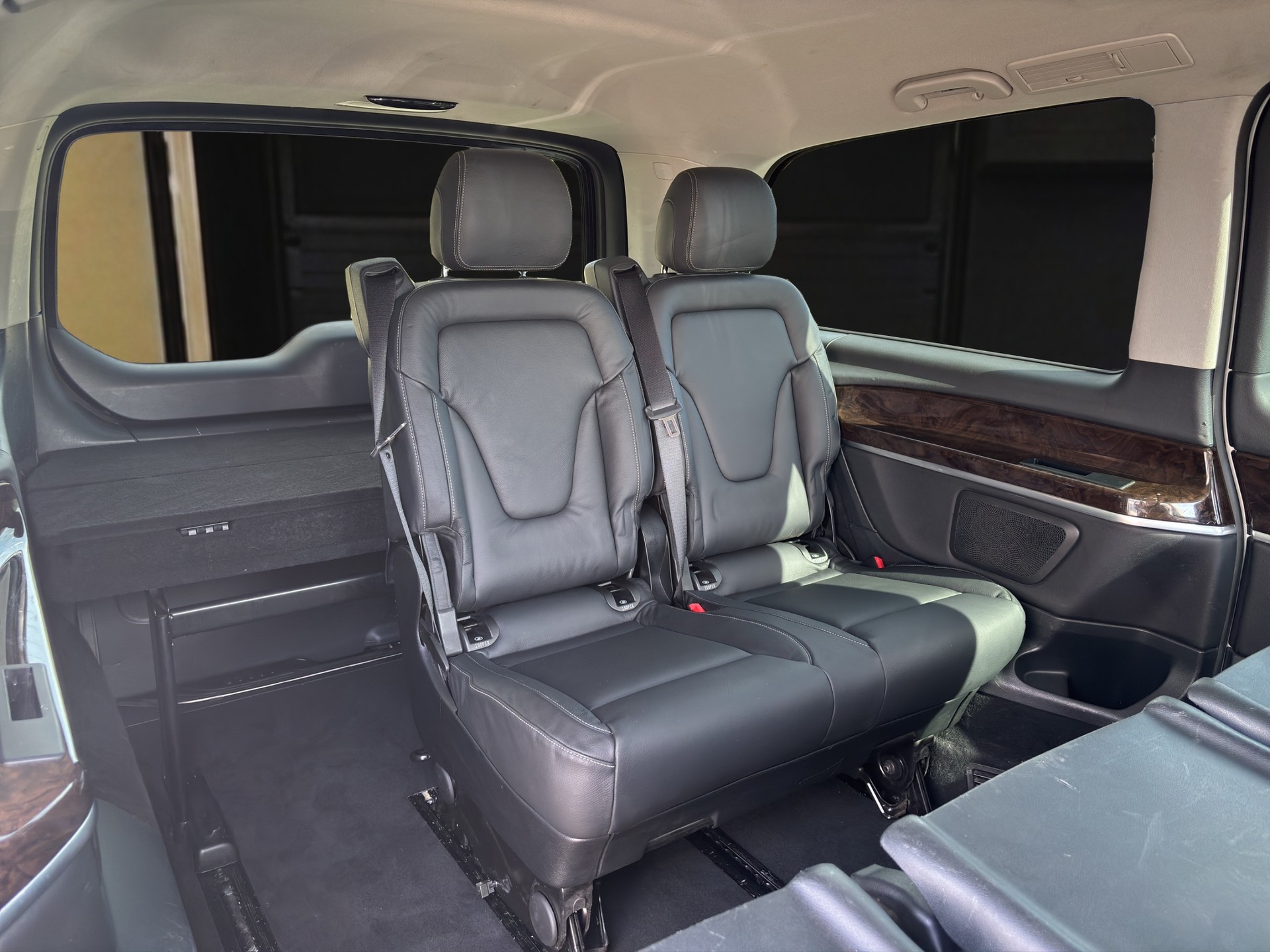 MERCEDES-BENZ V 250 d BlueTec Avant. lang 4m Van-image-13