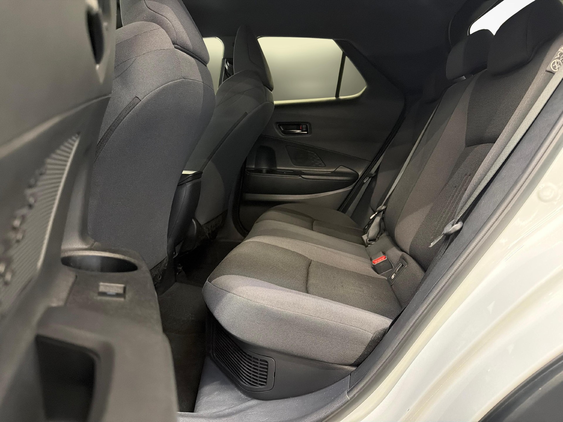 TOYOTA C-HR 2.0 HEV Trend 4x4-image-10
