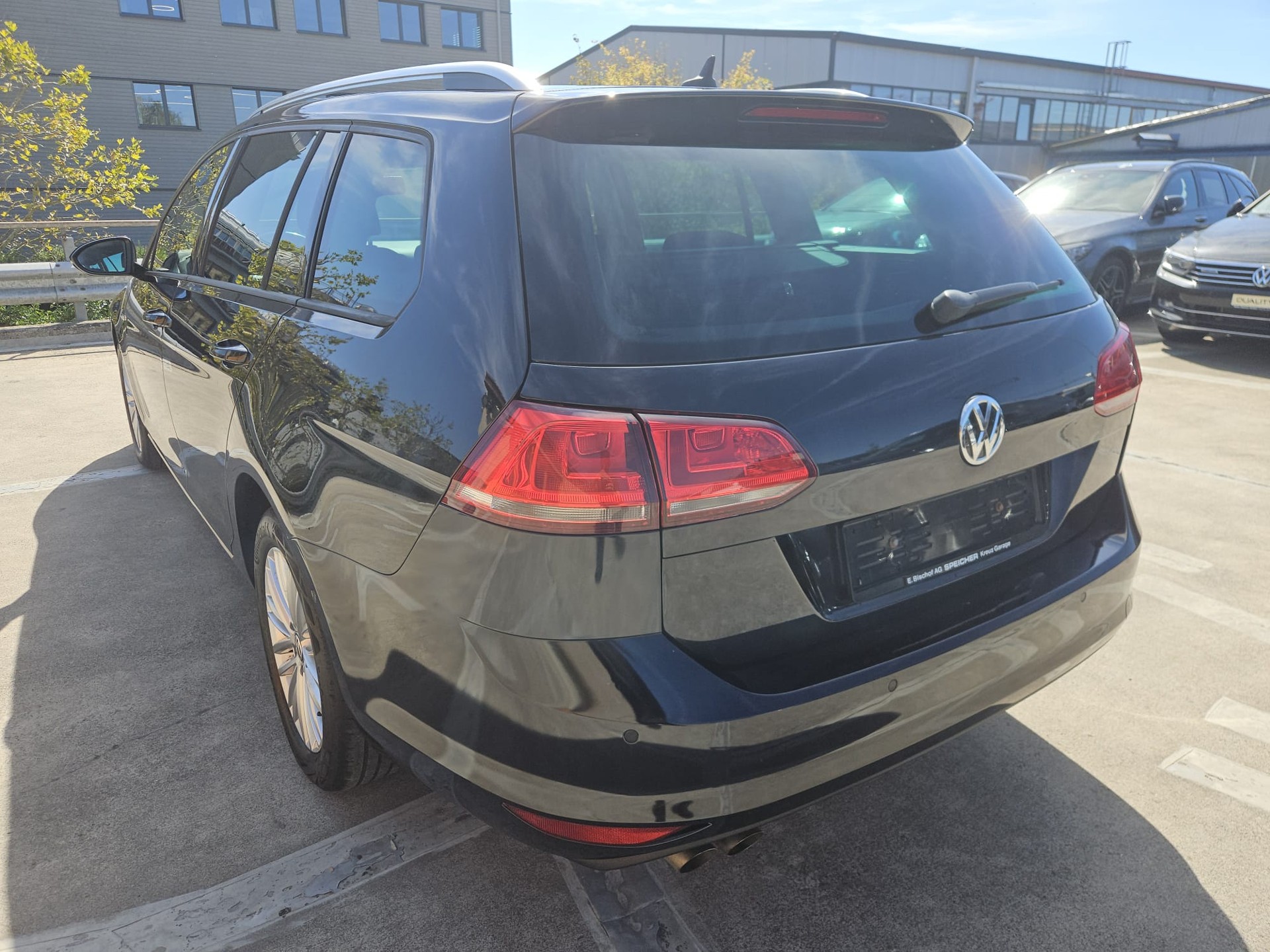 VW Golf Variant 2.0 TDI Cup 4Motion-image-2