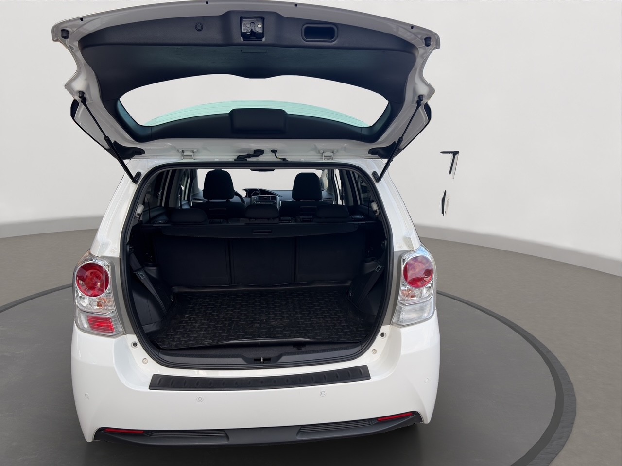 TOYOTA Verso 1.8 Trend-image-5
