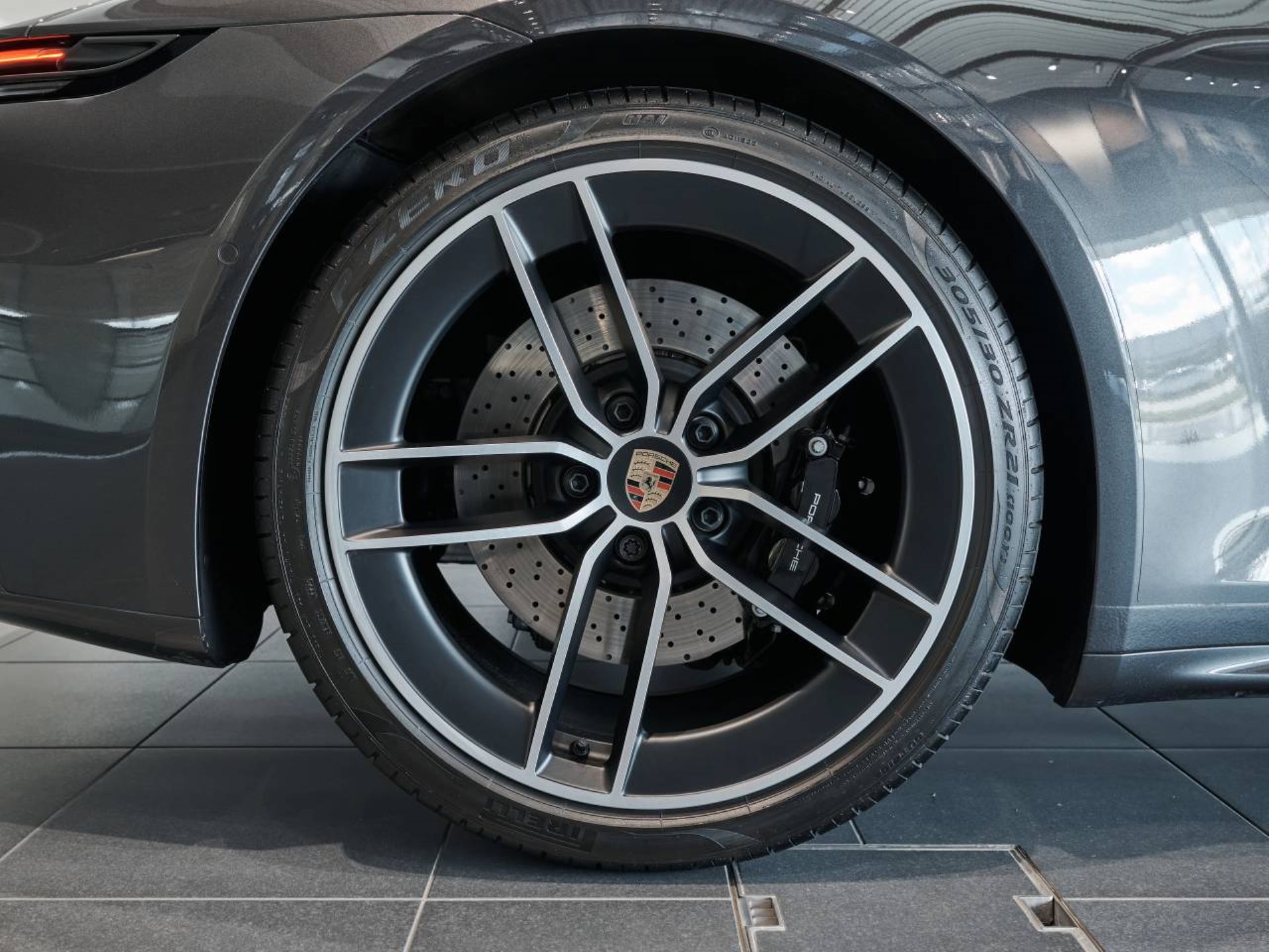 PORSCHE 911 Carrera 4S-image-27