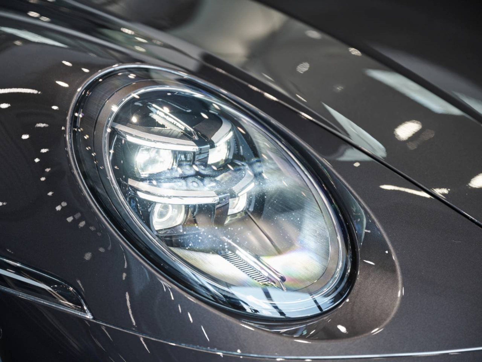 PORSCHE 911 Carrera 4S-image-21