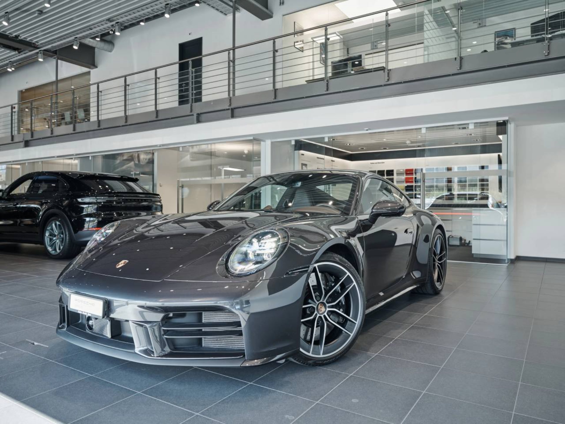 PORSCHE 911 Carrera 4S-image-7