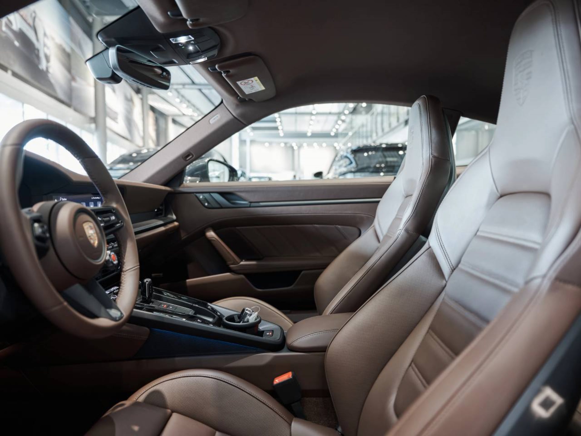 PORSCHE 911 Carrera 4S-image-3