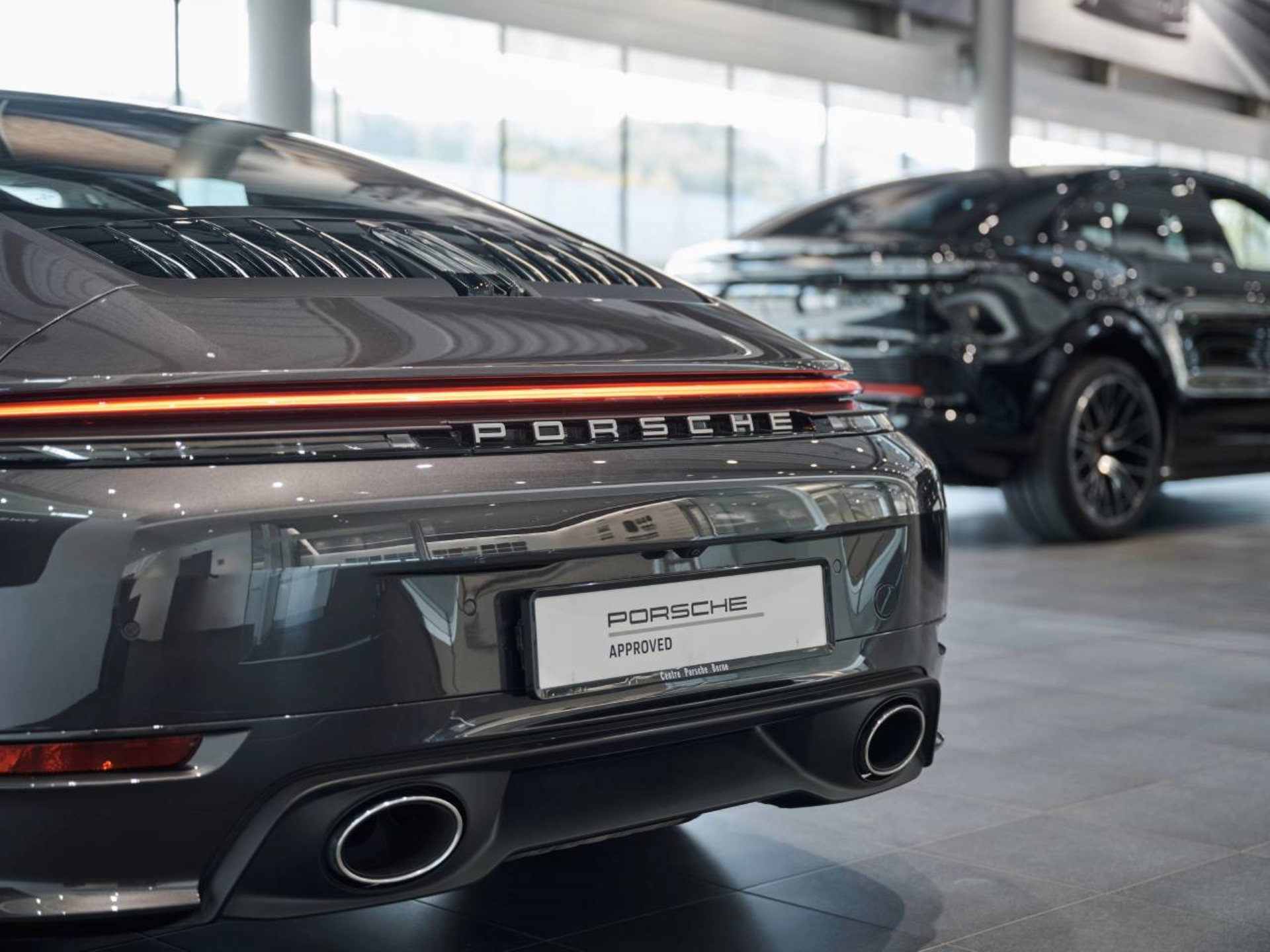 PORSCHE 911 Carrera 4S-image-24