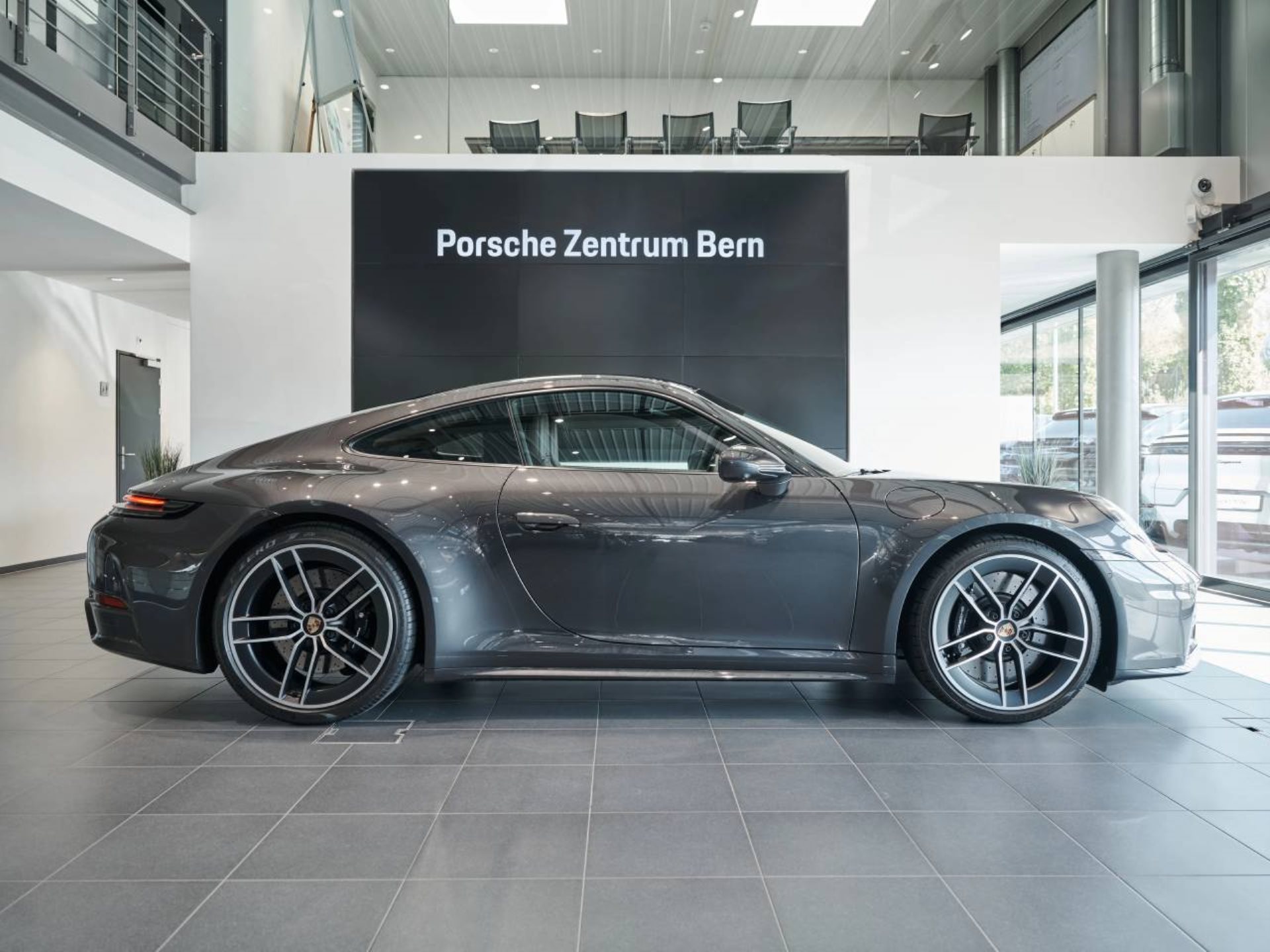 PORSCHE 911 Carrera 4S-image-1