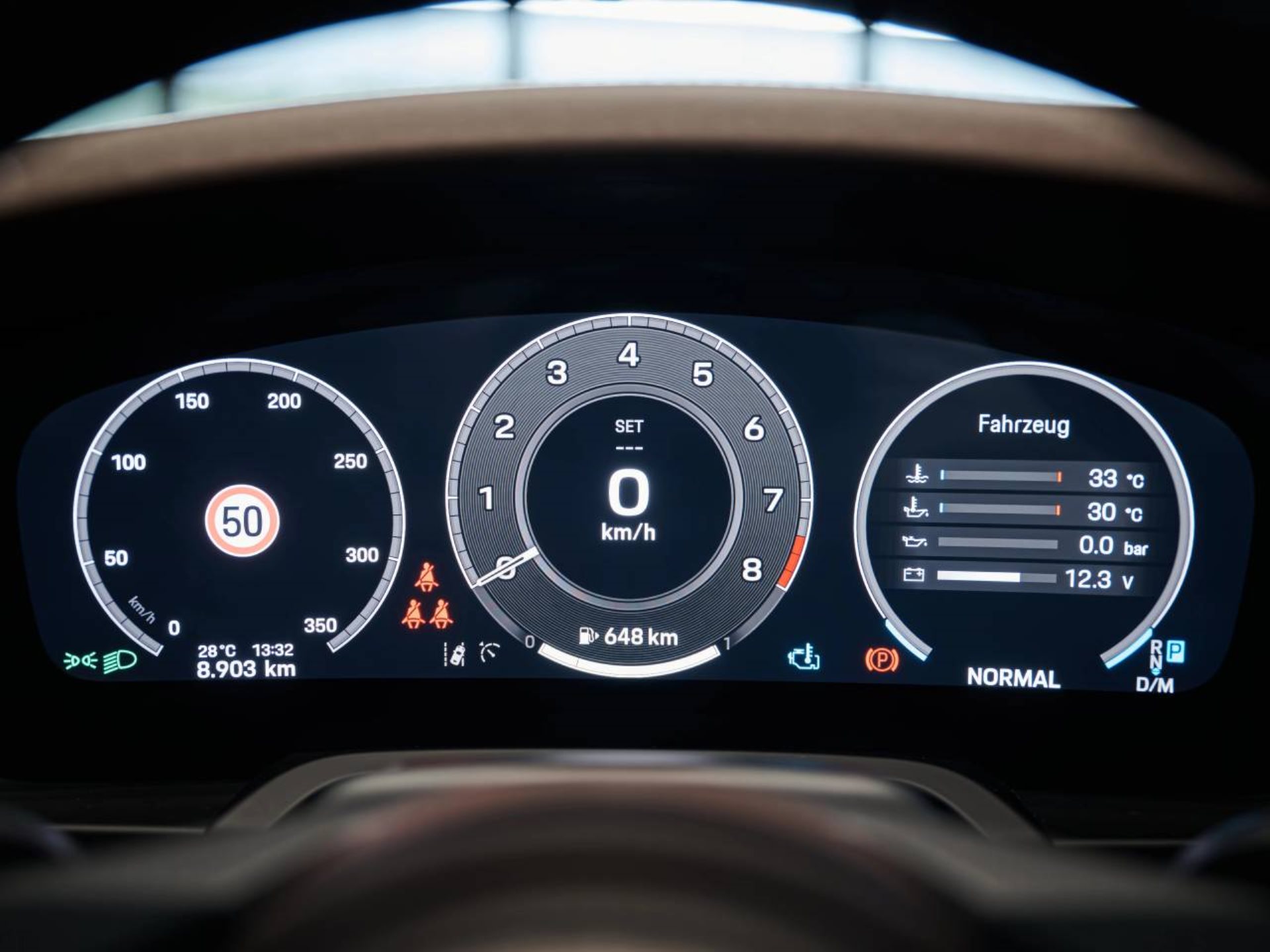 PORSCHE 911 Carrera 4S-image-13