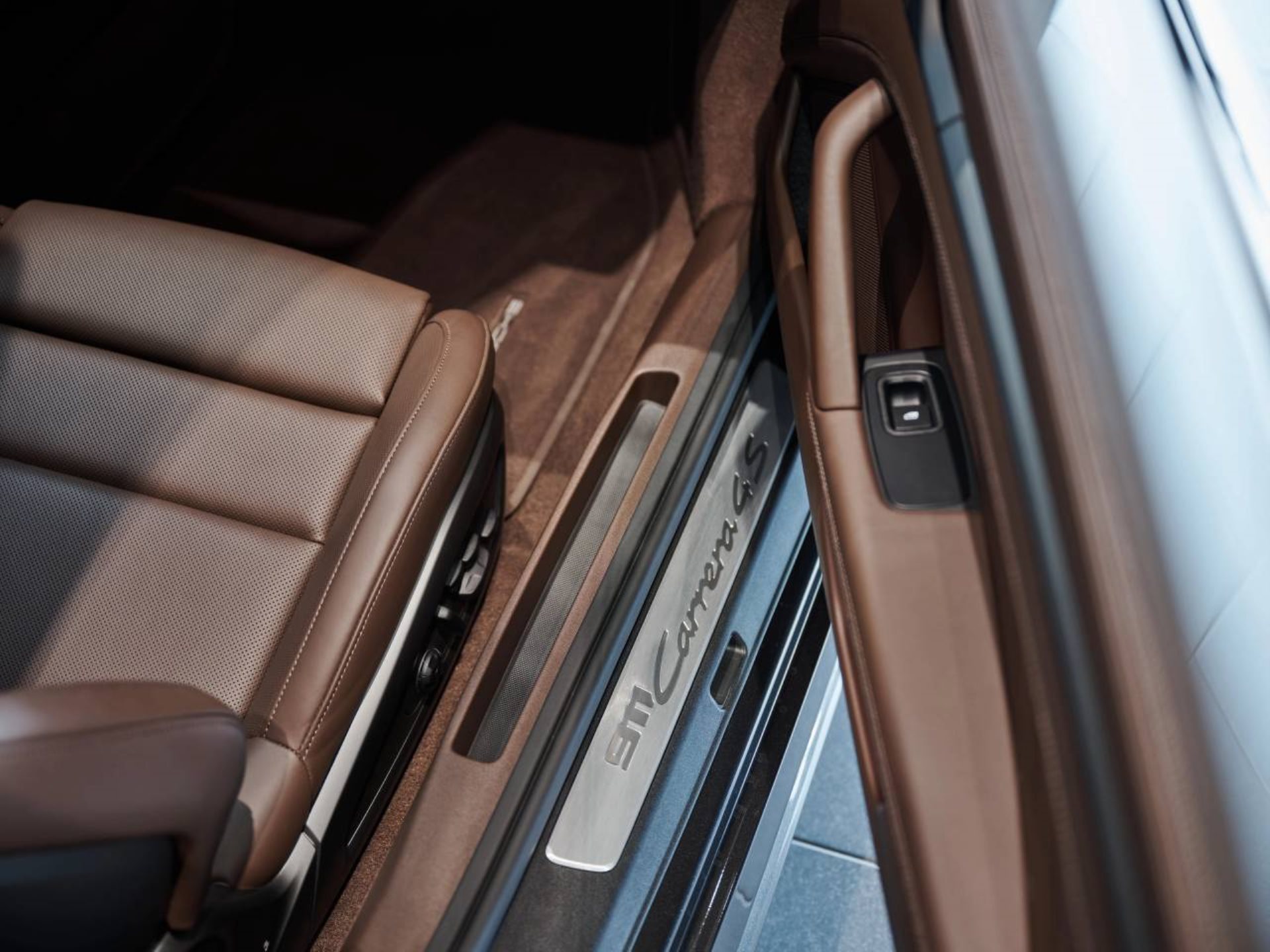 PORSCHE 911 Carrera 4S-image-20