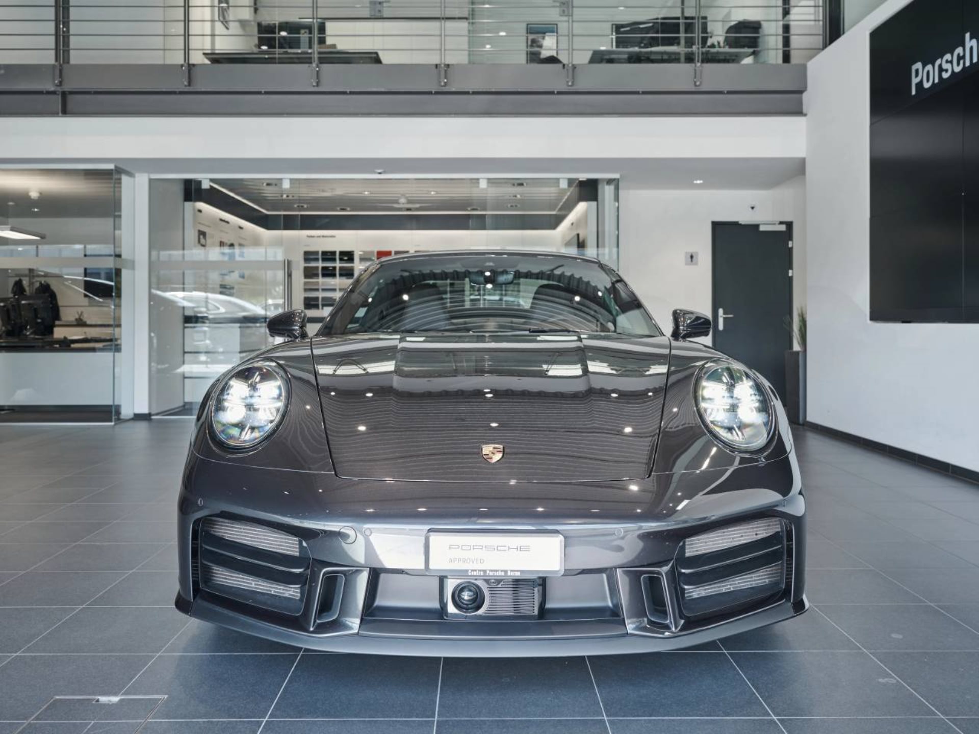 PORSCHE 911 Carrera 4S-image-8