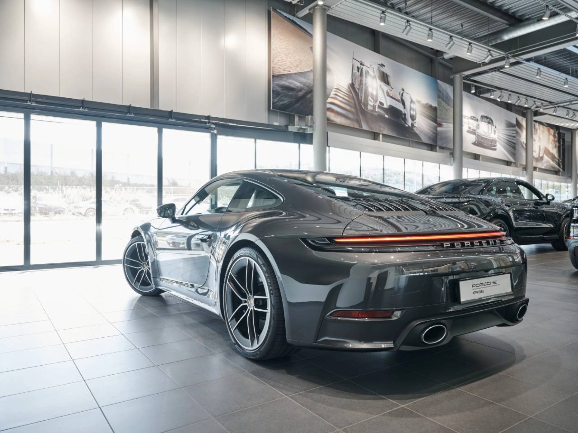 PORSCHE 911 Carrera 4S-image-6