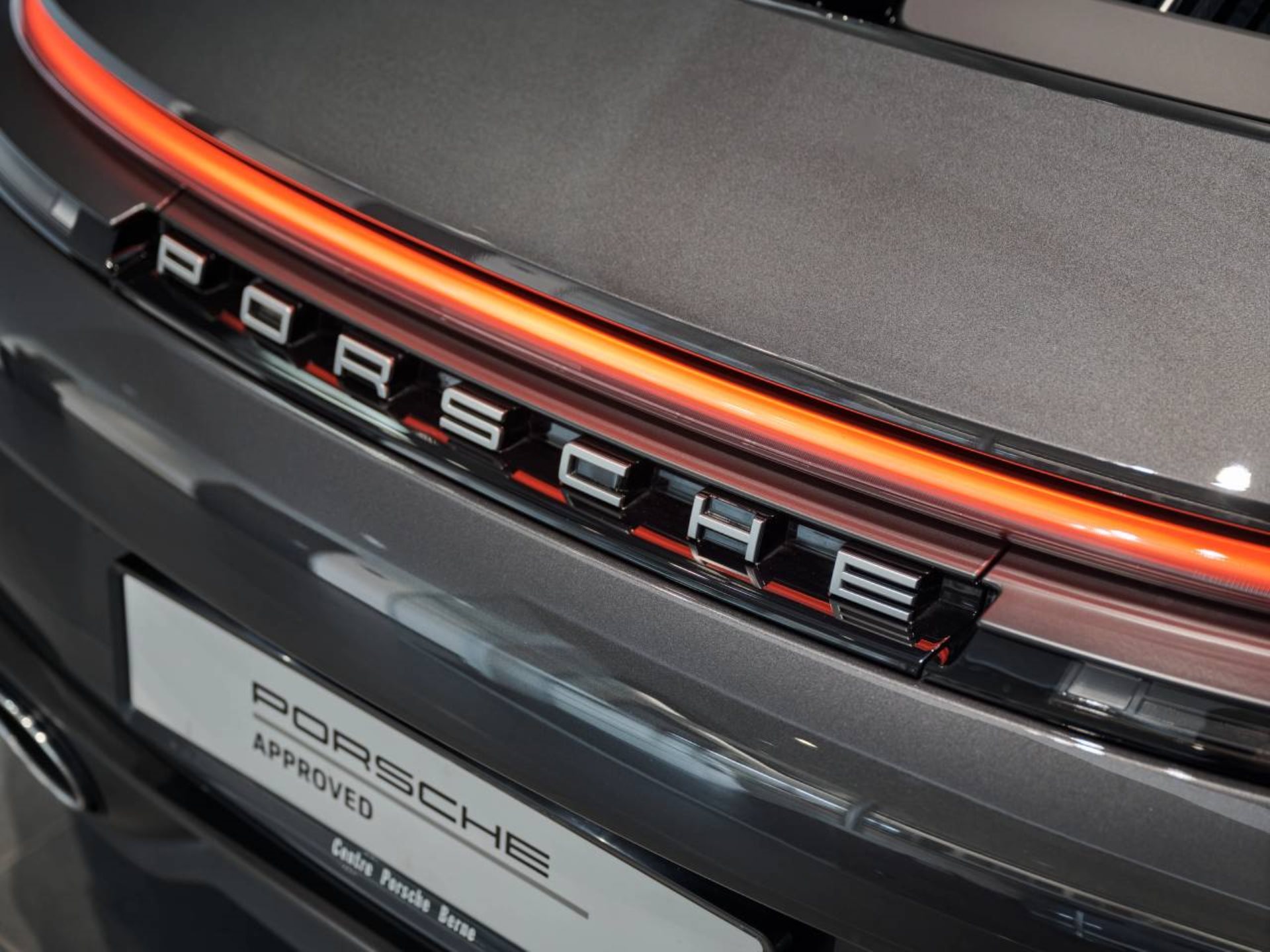 PORSCHE 911 Carrera 4S-image-25