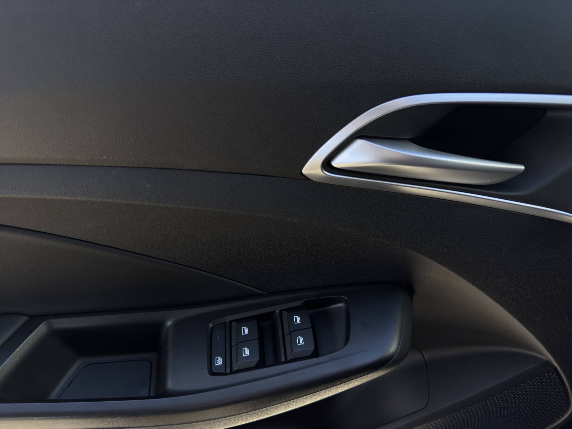 MG 3 1.5 Hybrid Luxury-image-8